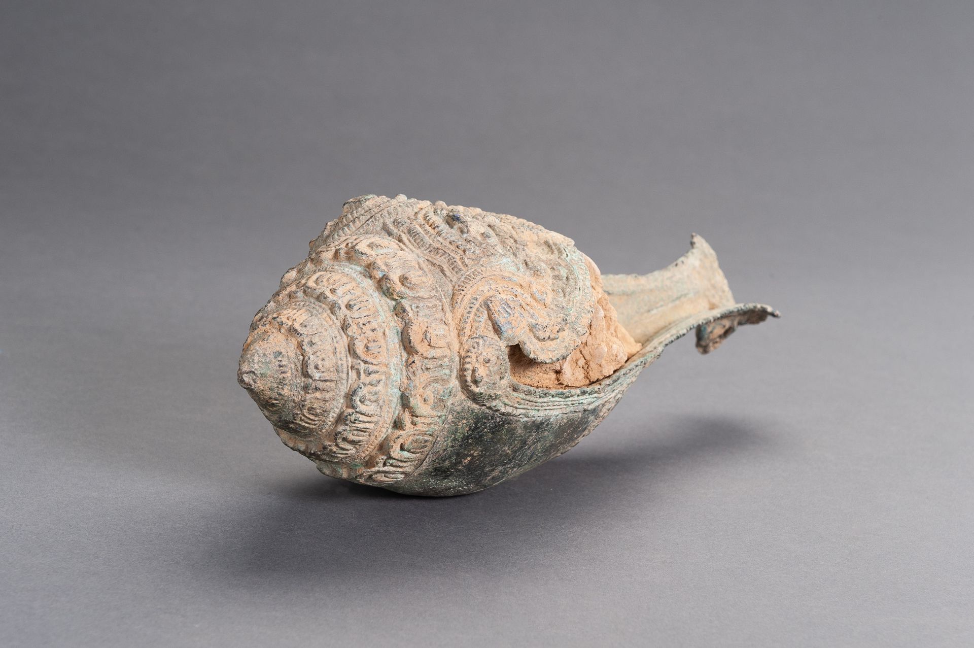 A LARGE 'BIRD SHAPE' BRONZE KHMER CONCH SHELL - Image 2 of 10