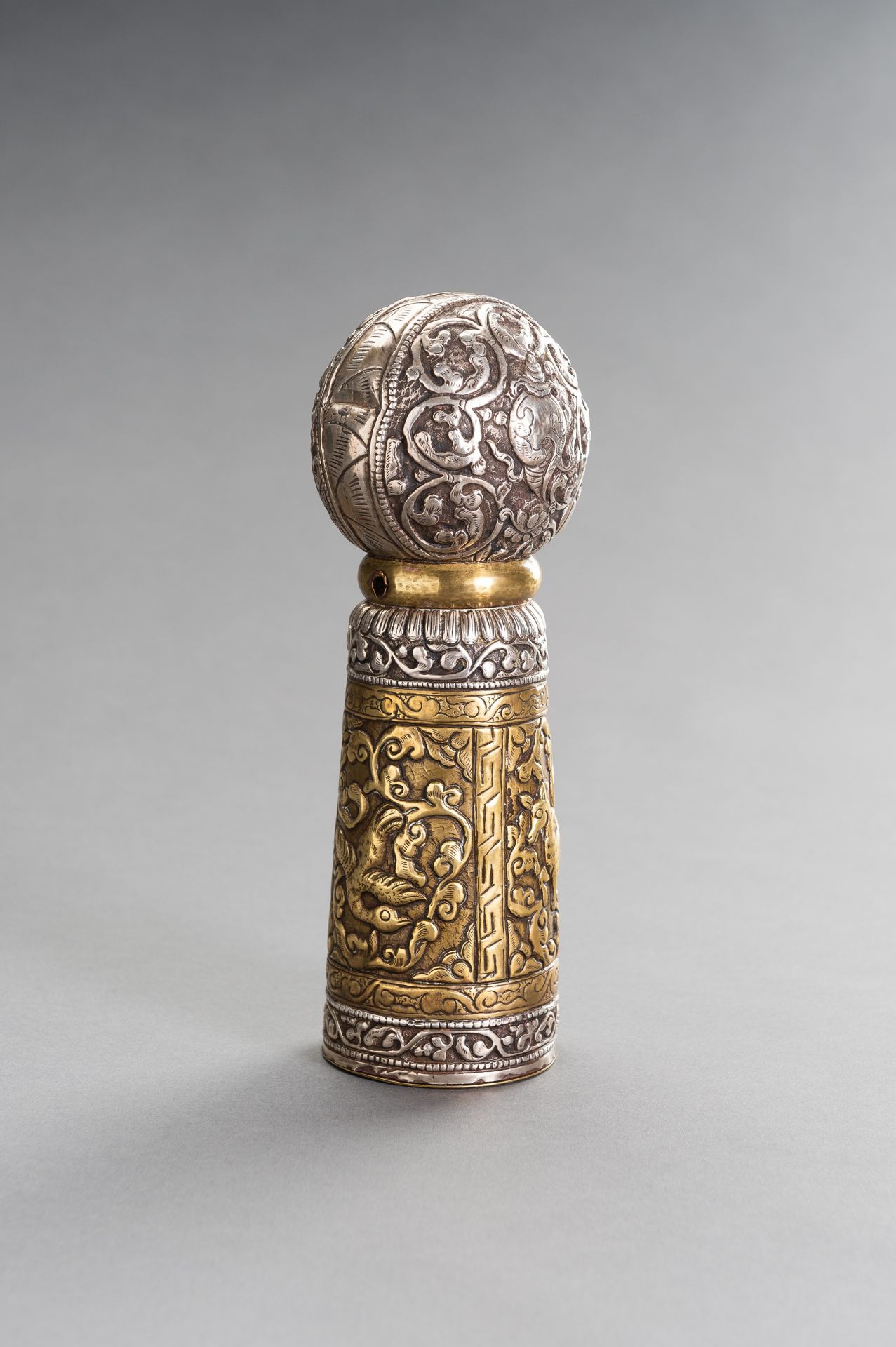 A VERY LARGE SILVER AND BRASS REPOUSSE SEAL - Image 7 of 10