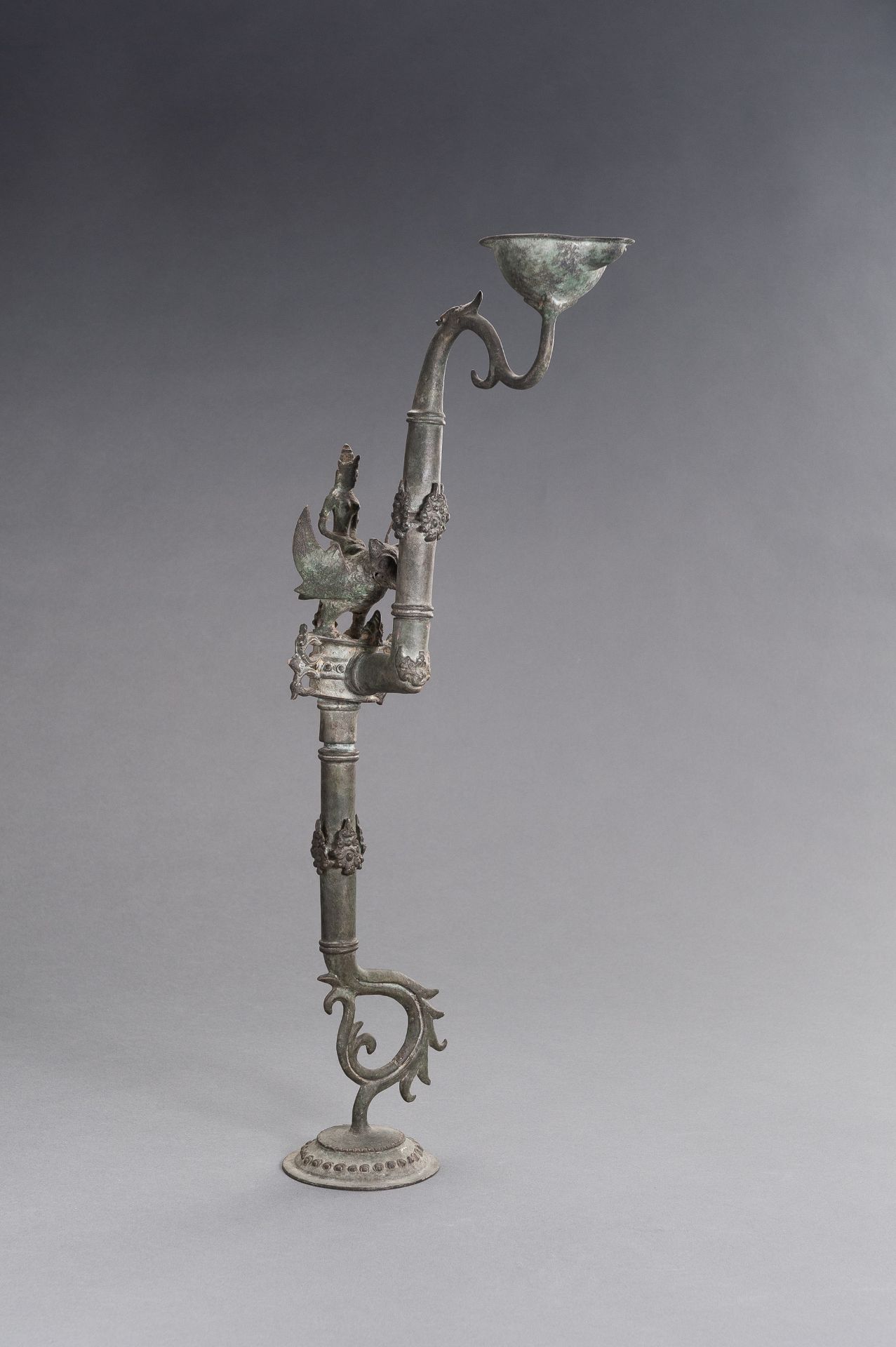 AN UNUSUAL BRONZE OIL LAMP - Image 6 of 9