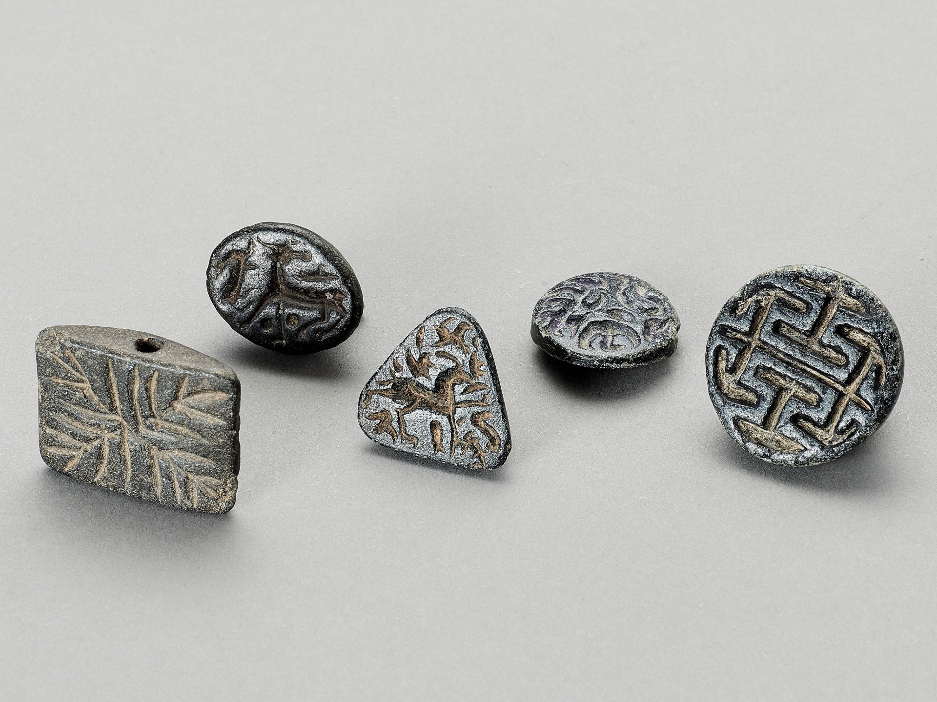 SIX NEAR EAST STONE SEALS - Image 2 of 4