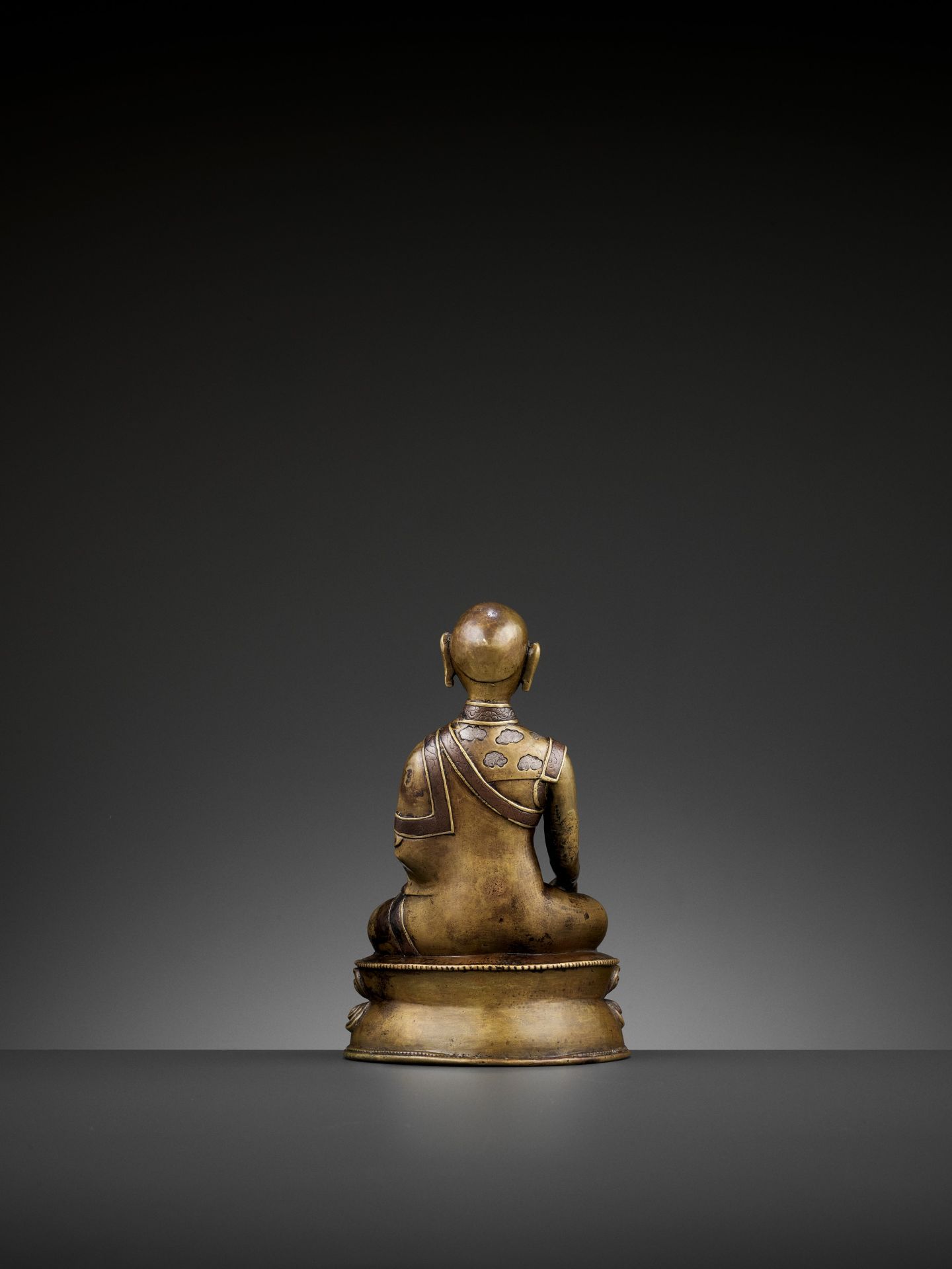 A PORTRAIT BRONZE OF A MONK, COPPER- AND SILVER-INLAID, 16TH-18TH CENTURY - Image 11 of 12
