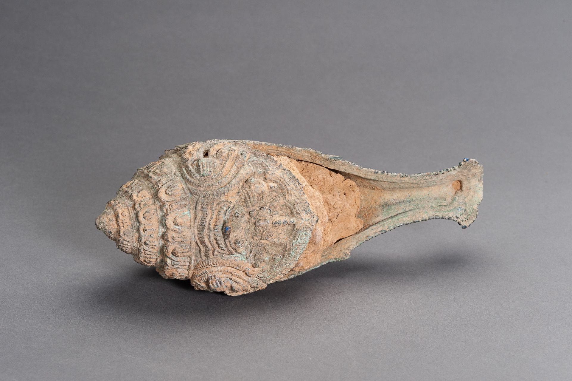 A LARGE 'BIRD SHAPE' BRONZE KHMER CONCH SHELL - Image 7 of 10