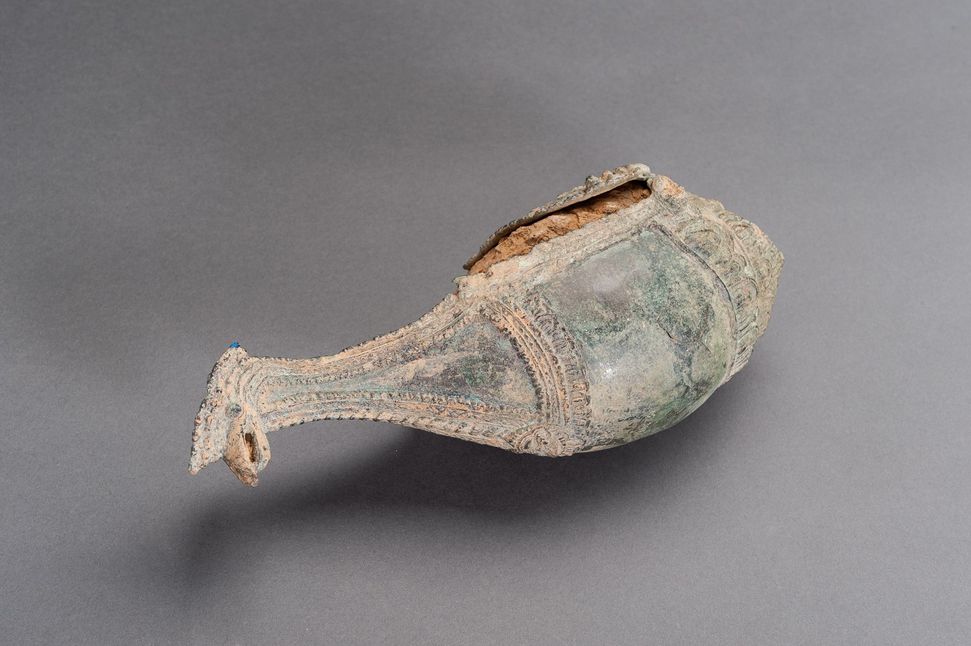 A LARGE 'BIRD SHAPE' BRONZE KHMER CONCH SHELL - Image 5 of 10