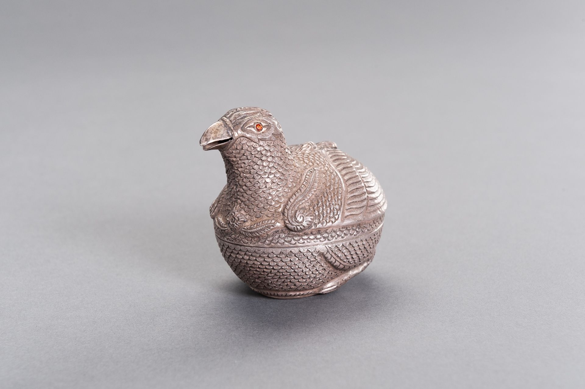 A SILVER MEDICINE BOX SHAPED AS A BIRD - Image 2 of 11