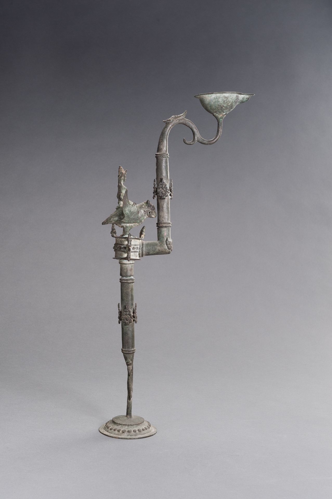 AN UNUSUAL BRONZE OIL LAMP - Image 3 of 9