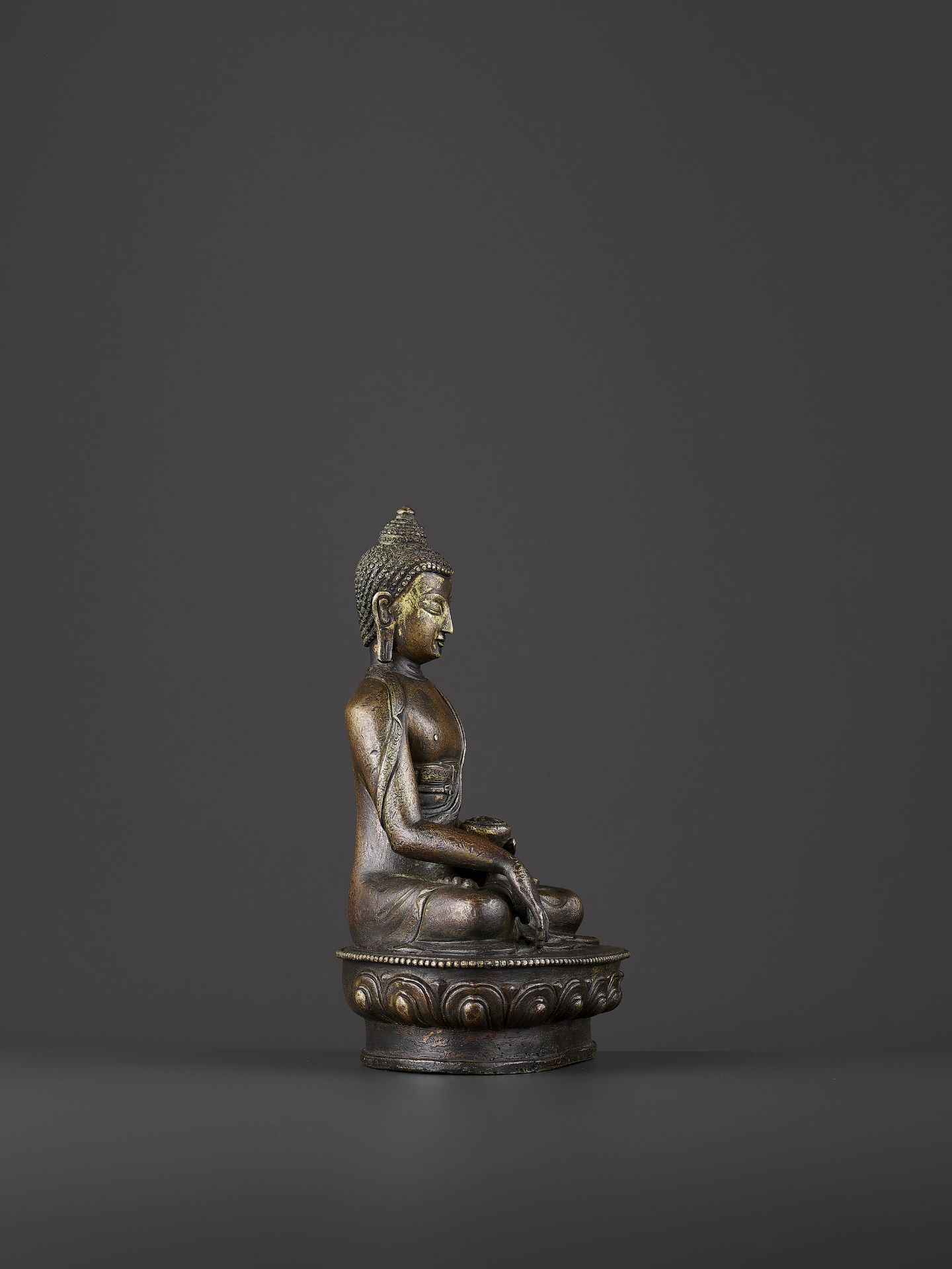 A BRONZE BUDDHA SHAKYMUNI - Image 5 of 8