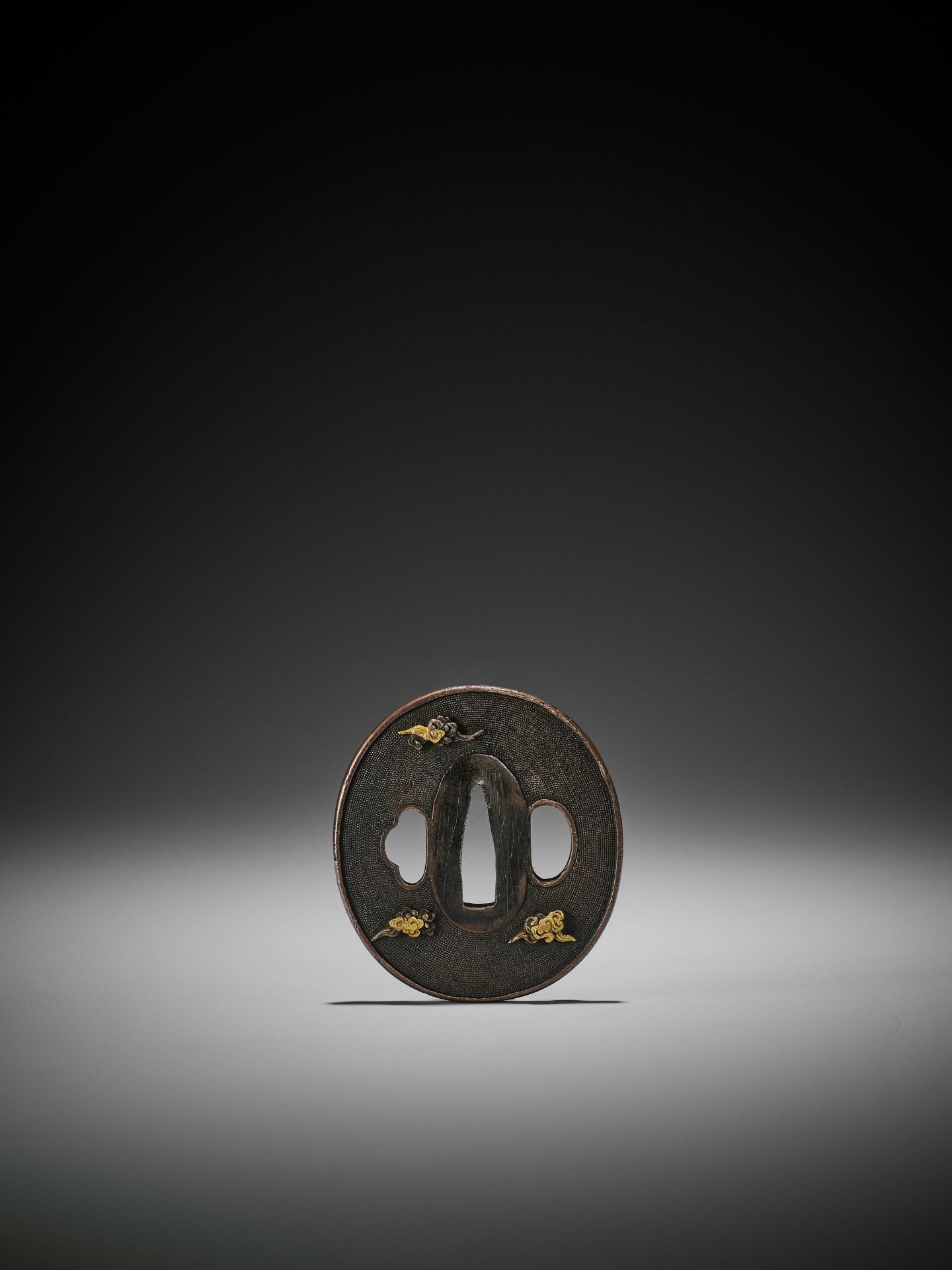 A GOTO SCHOOL TSUBA WITH DRAGON - Image 3 of 4