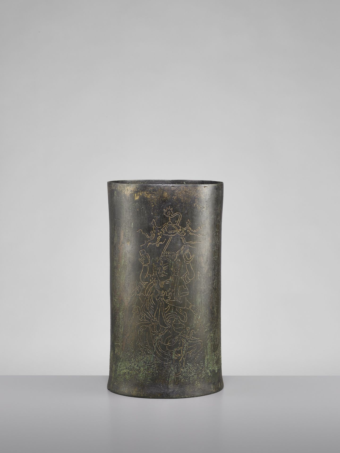 A VERY RARE AND EARLY BRONZE SUTRA CANISTER - Image 2 of 10