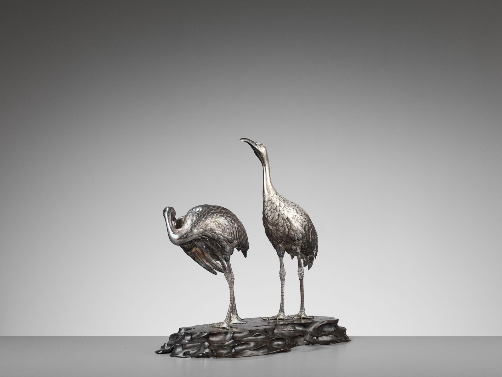 MUSASHIYA: A FINE AND RARE SILVERED OKIMONO OF A PAIR OF CRANES - Image 6 of 11
