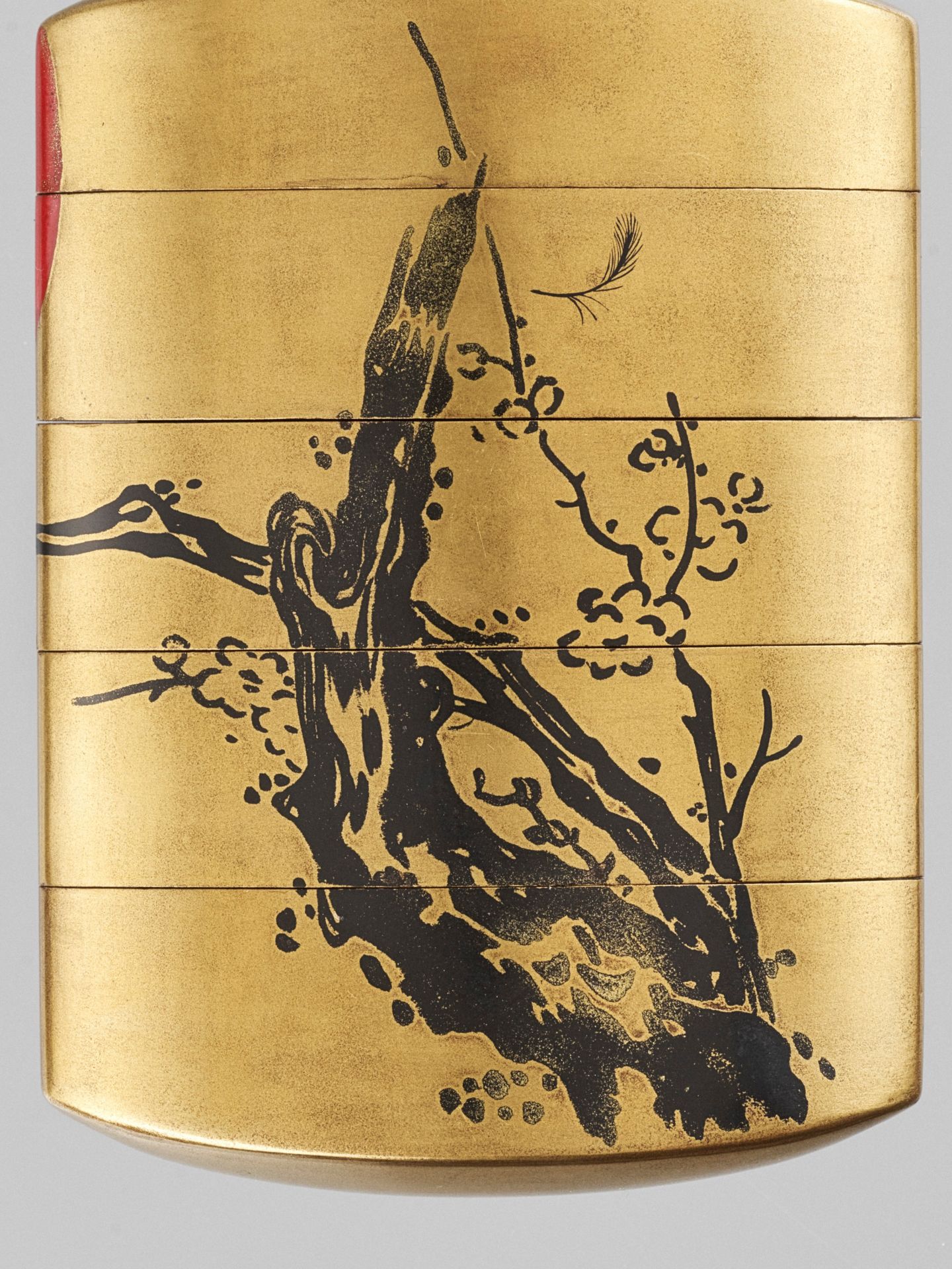 ZESHIN: A LACQUER FOUR-CASE INRO DEPICTING A CROW AGAINST A RED MOON - Image 4 of 7