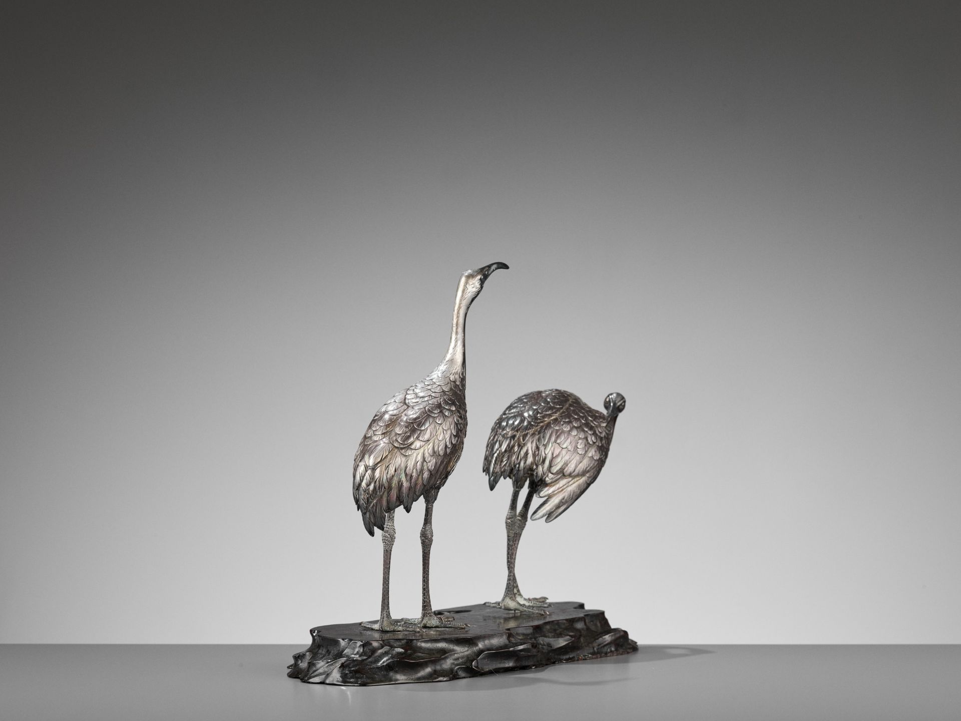 MUSASHIYA: A FINE AND RARE SILVERED OKIMONO OF A PAIR OF CRANES - Image 8 of 11