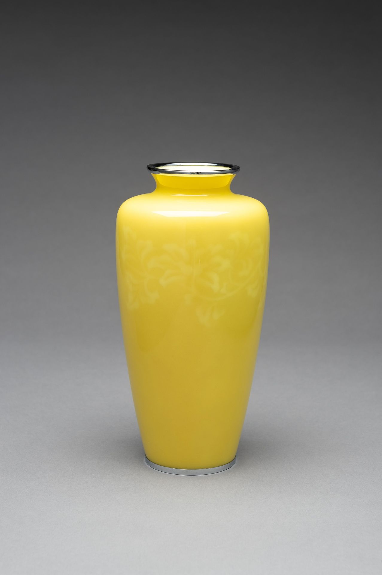 ANDO: A YELLOW CLOISONNE ENAMEL VASE - Image 4 of 9