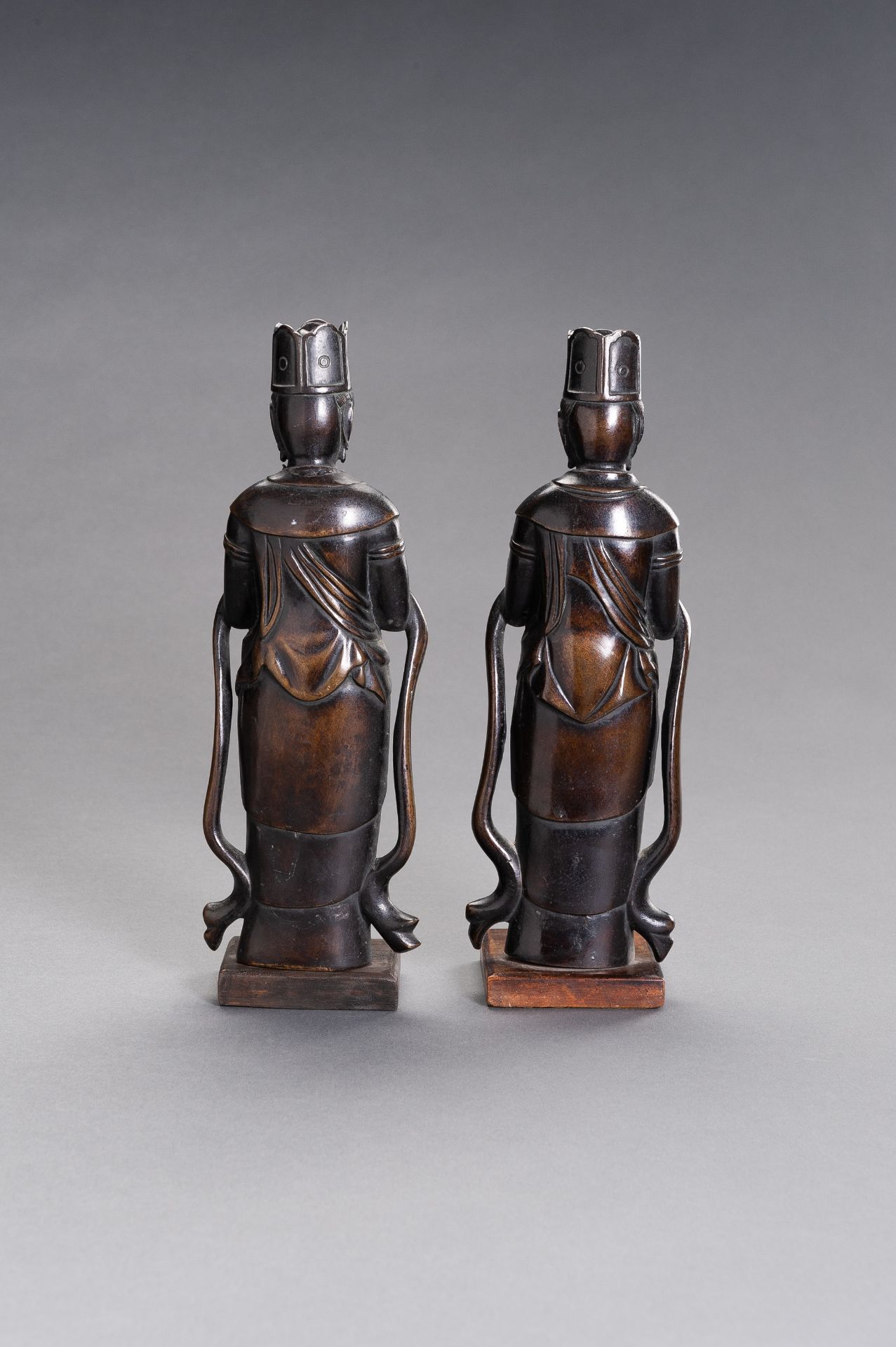 A PAIR OF JAPANESE BRONZE FIGURES DEPICTING KANNON - Image 6 of 8