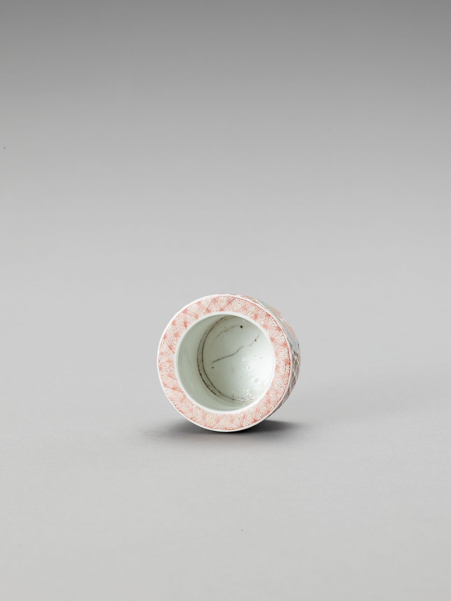 A RETICULATED IMARI PORCELAIN CENSER - Image 6 of 6