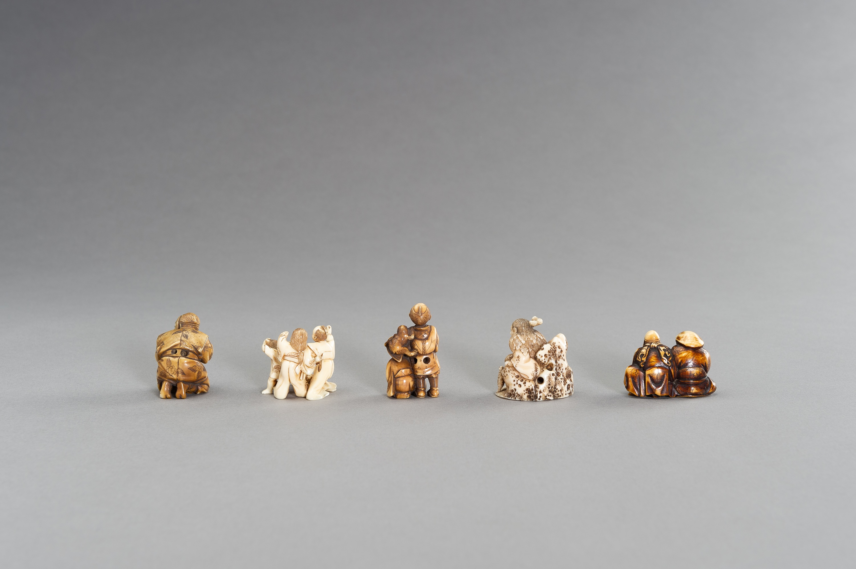 A GROUP OF FIVE FIGURAL IVORY NETSUKE - Image 3 of 3