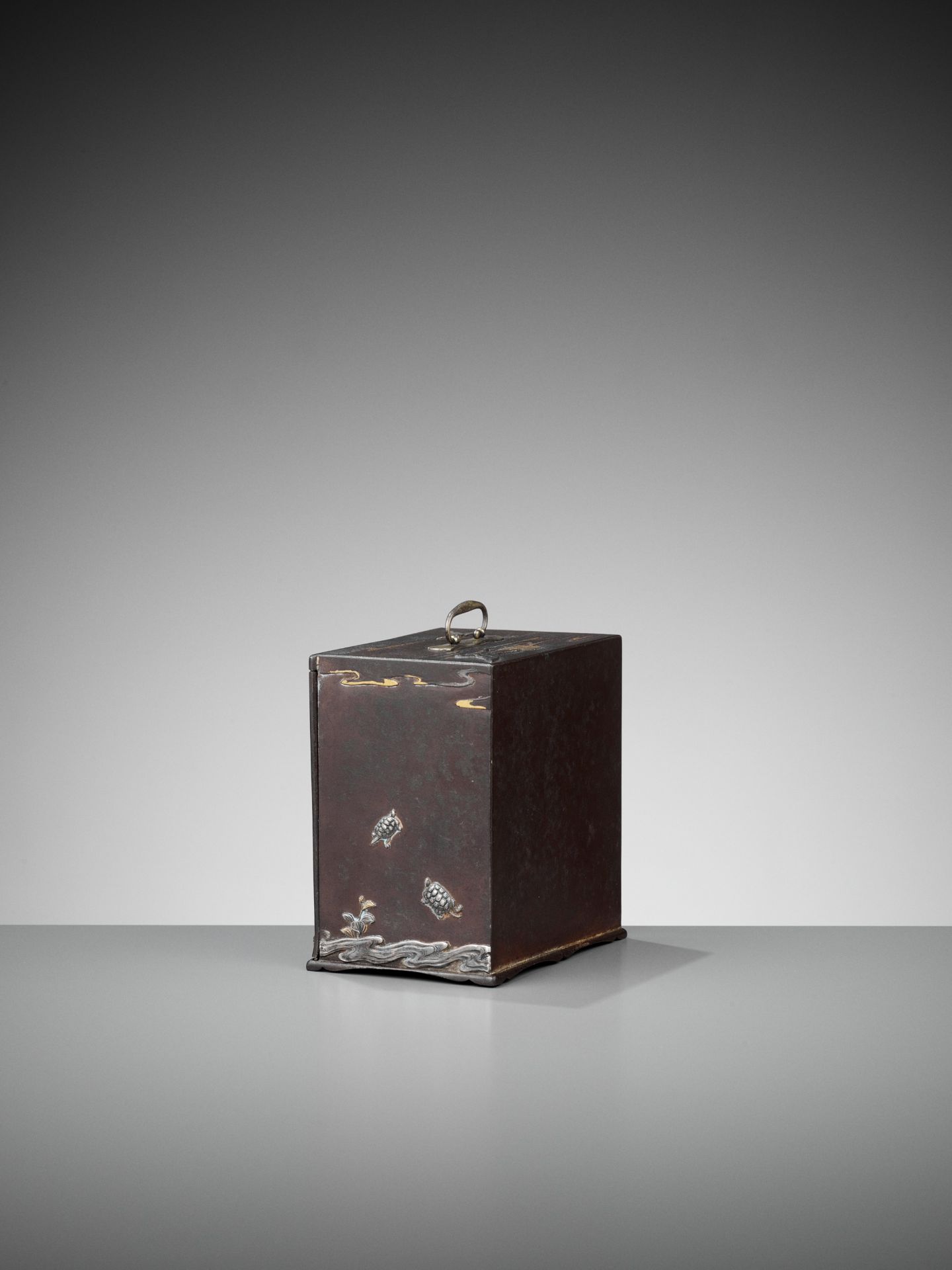 AN EXCEPTIONALLY RARE INLAID IRON MINIATURE KODANSU (CABINET) WITH TURTLES AND CRANES - Image 8 of 10