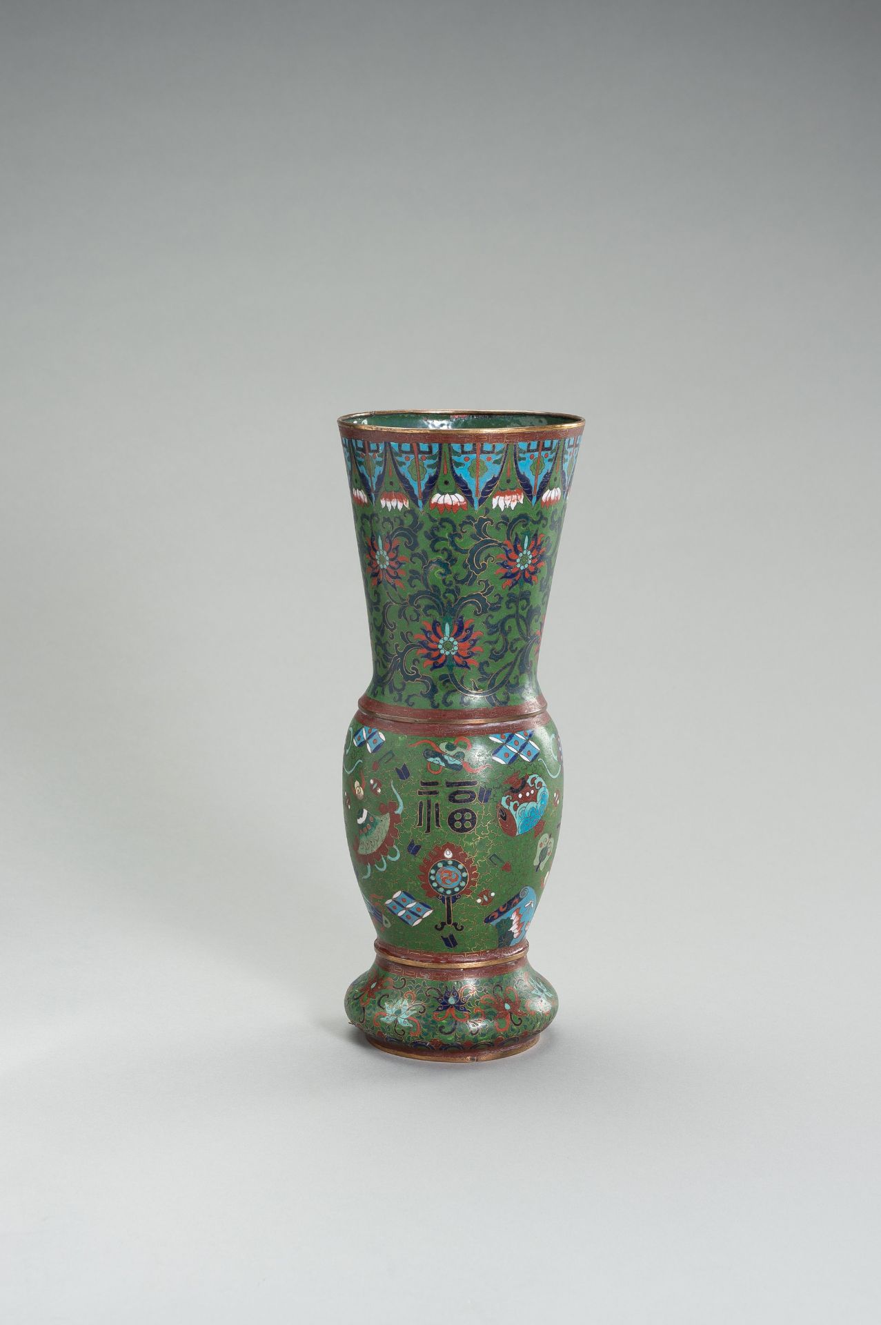 A LARGE CLOISONNE ENAMEL VASE WITH LOTUS AND AUSPICIOUS SYMBOLS - Image 3 of 11