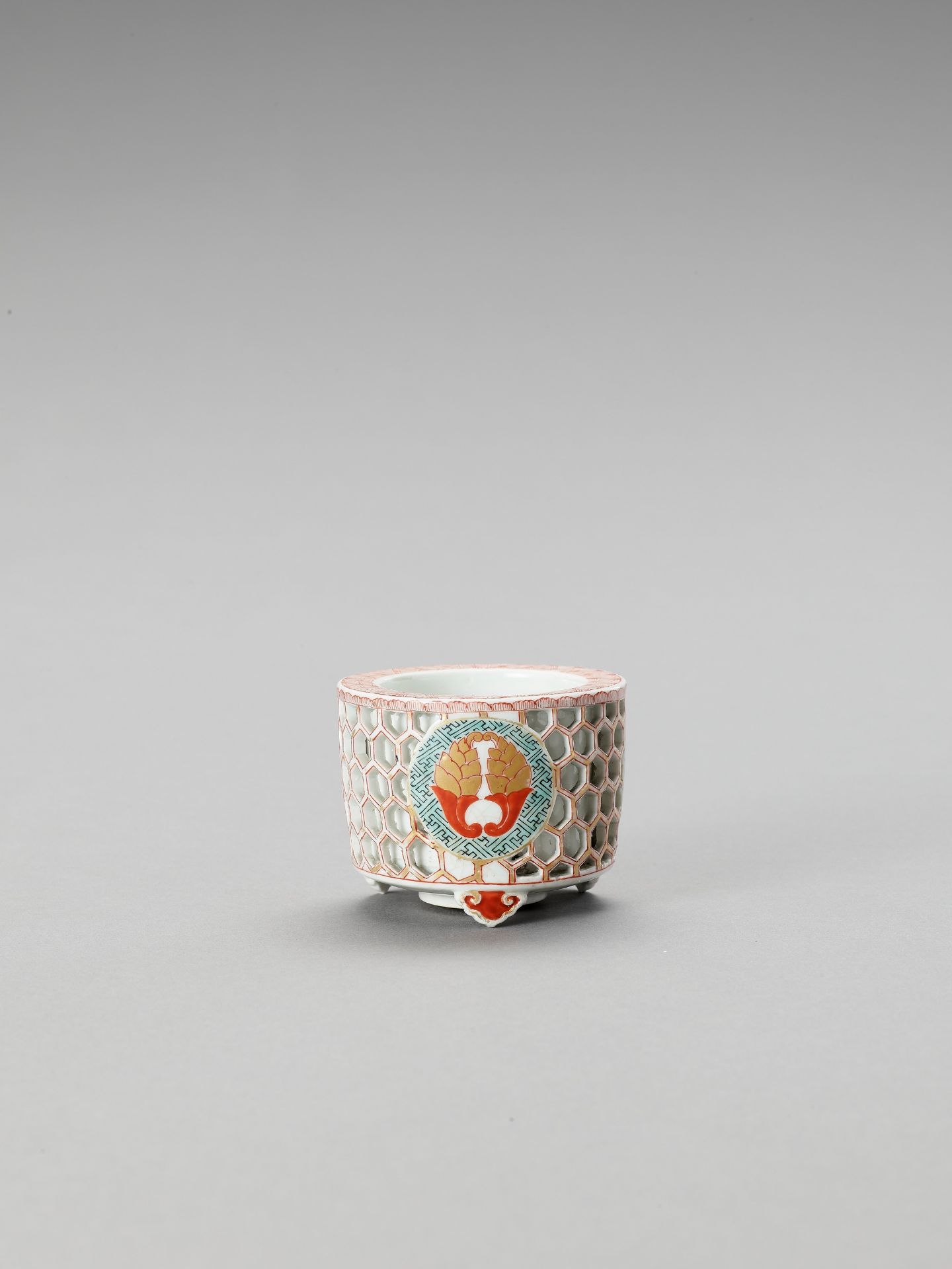 A RETICULATED IMARI PORCELAIN CENSER