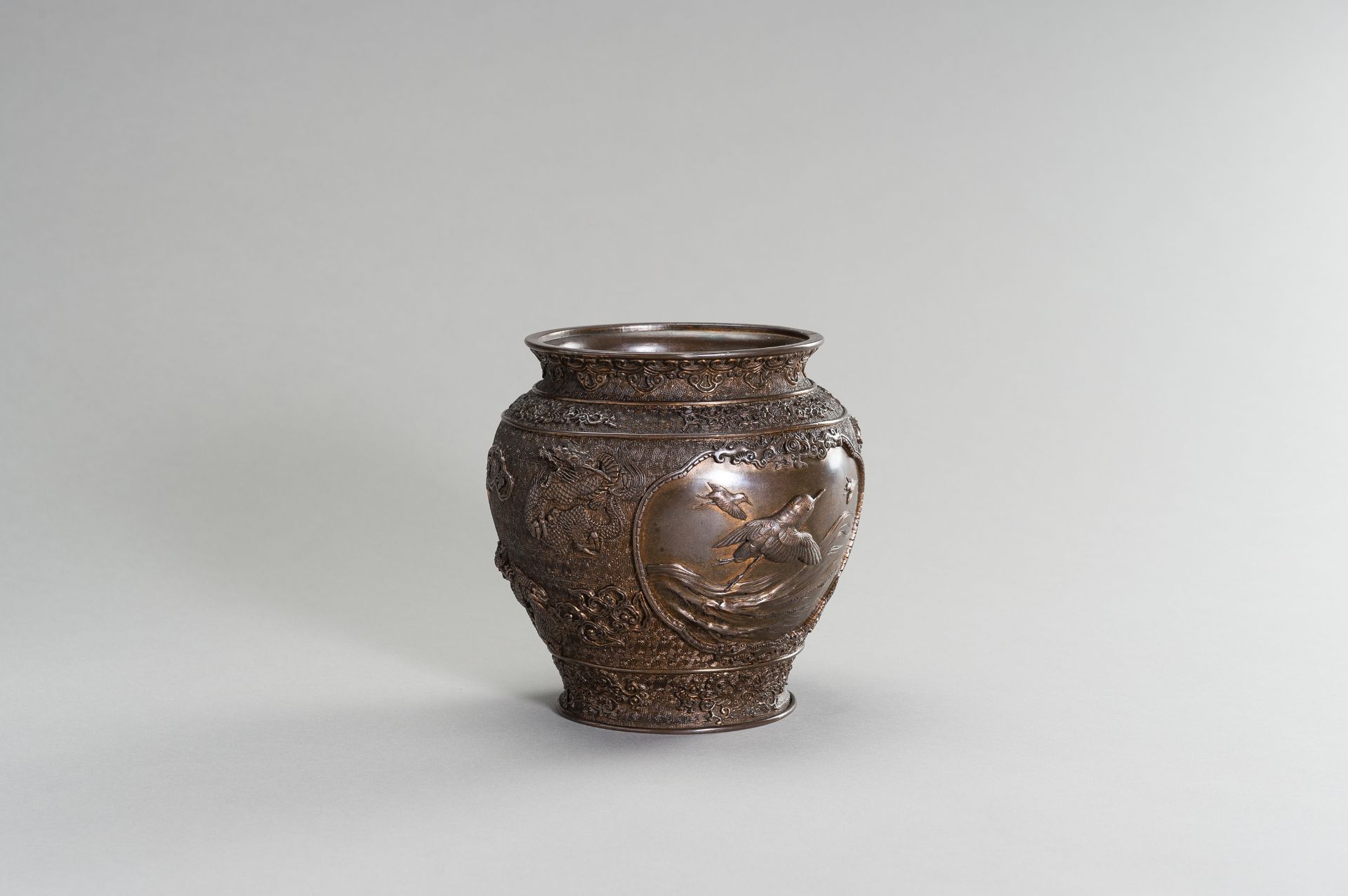 MIYAO: A BRONZE VASE DEPICTING A SAMURAI AND BIRDS - Image 3 of 11