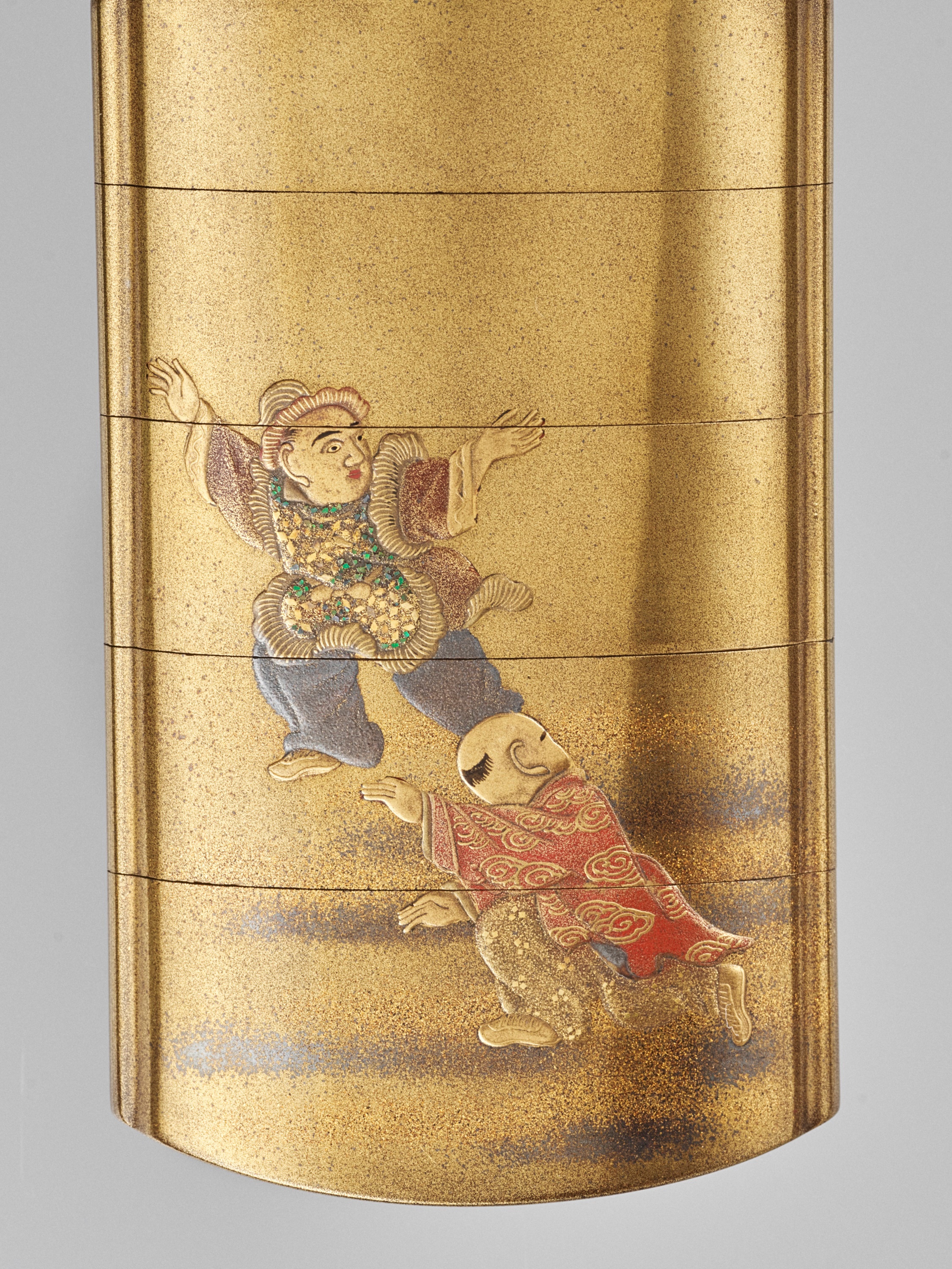 JOKASAI: A FINE GOLD LACQUER FOUR-CASE INRO DEPICTING SHIBA ONKO - Image 2 of 5