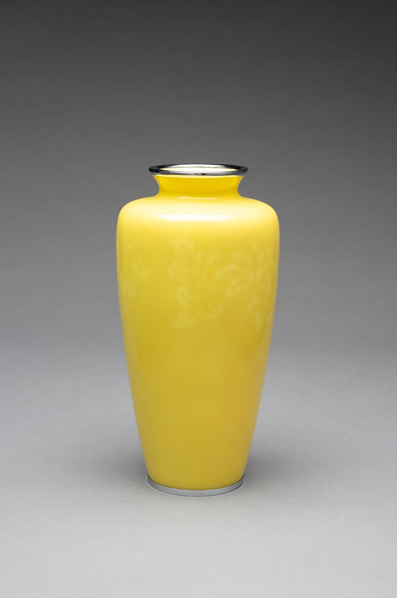 ANDO: A YELLOW CLOISONNE ENAMEL VASE - Image 6 of 9