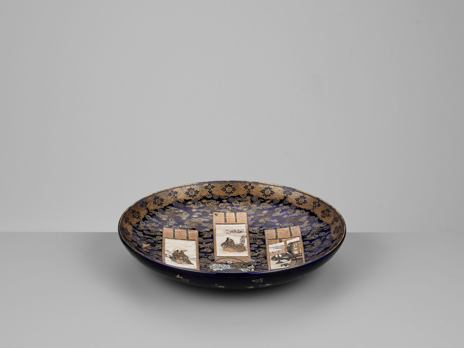 KINKOZAN: A SATSUMA CERAMIC DISH WITH SCROLL PAINTINGS OF POETS - Image 2 of 9