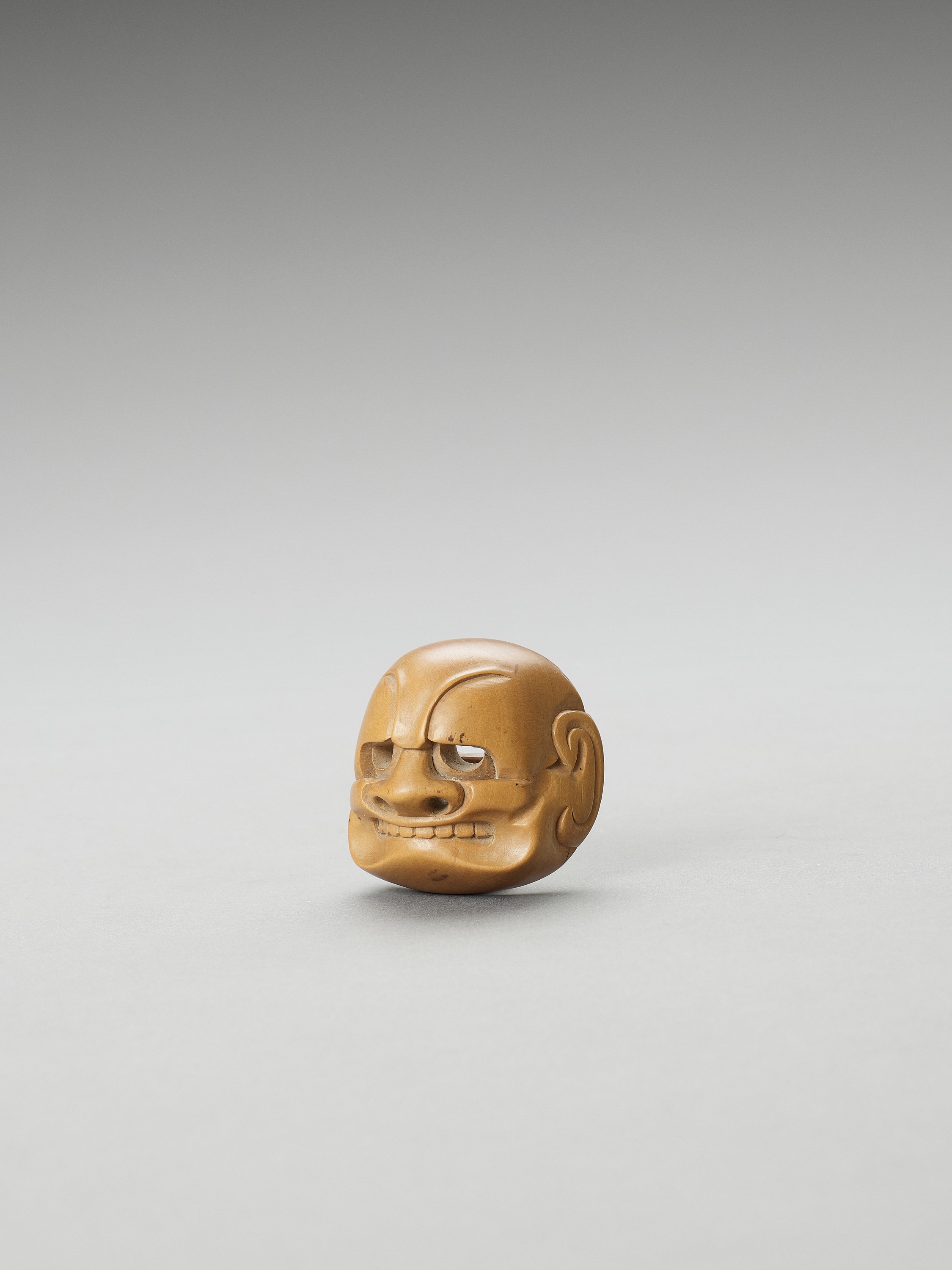 A PALE WOOD NETSUKE OF A NOH MASK - Image 2 of 3