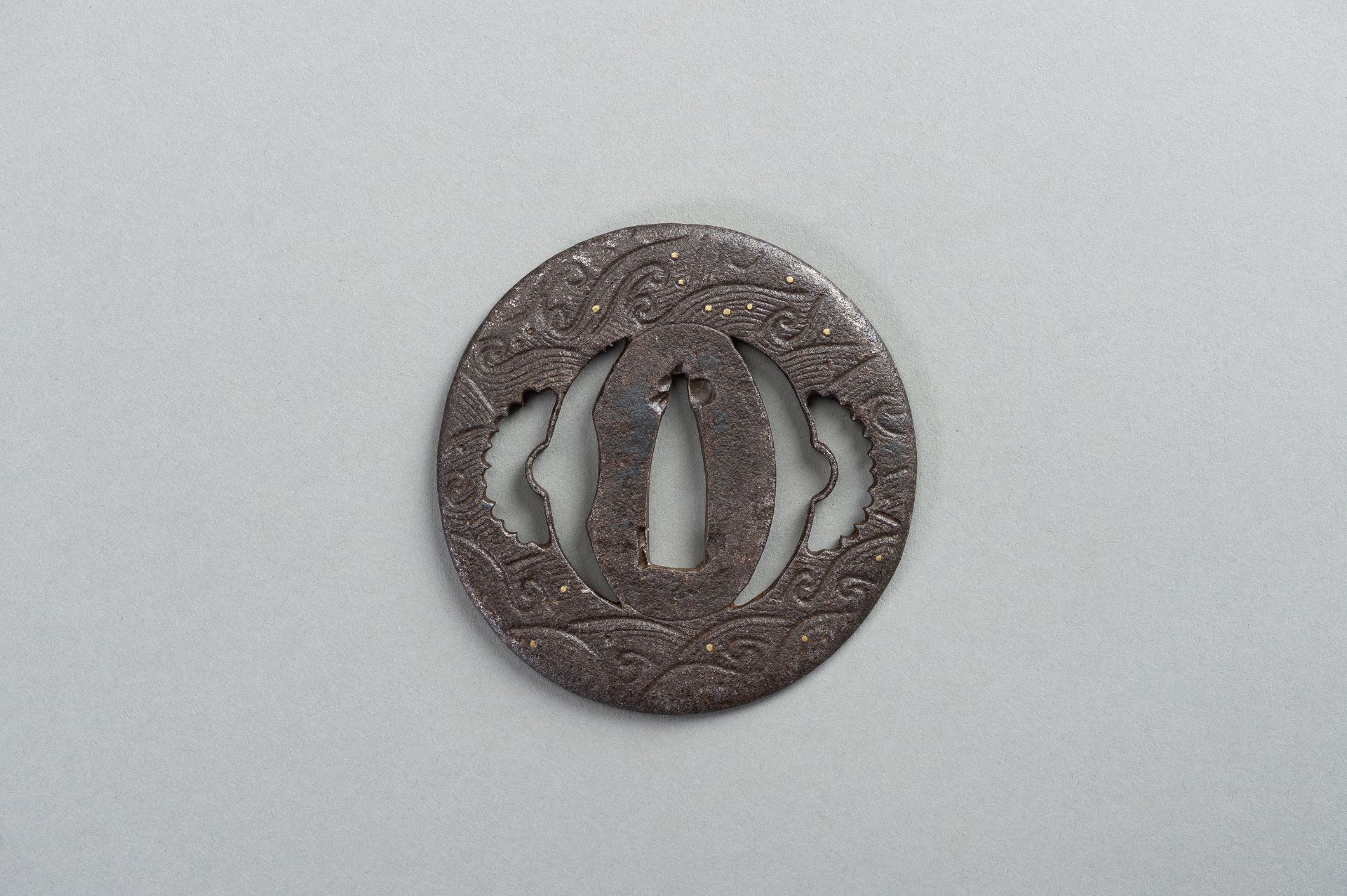 AN IRON SUKASHI-TSUBA WITH WAVES - Image 4 of 4