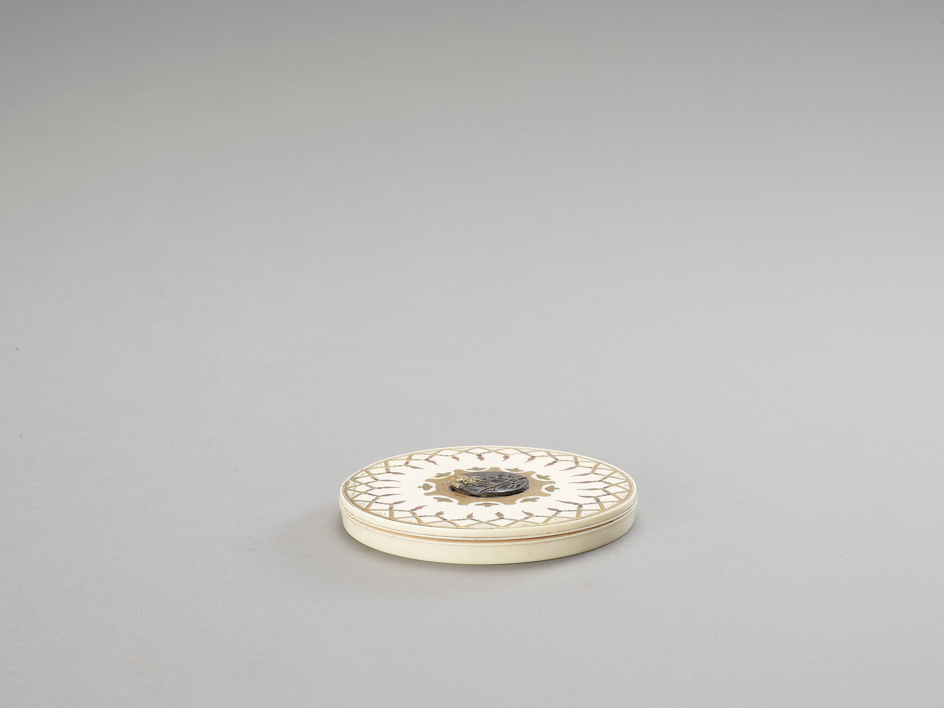 AN IVORY, METAL AND LACQUERED CIRCULAR LIDDED BOX - Image 2 of 2