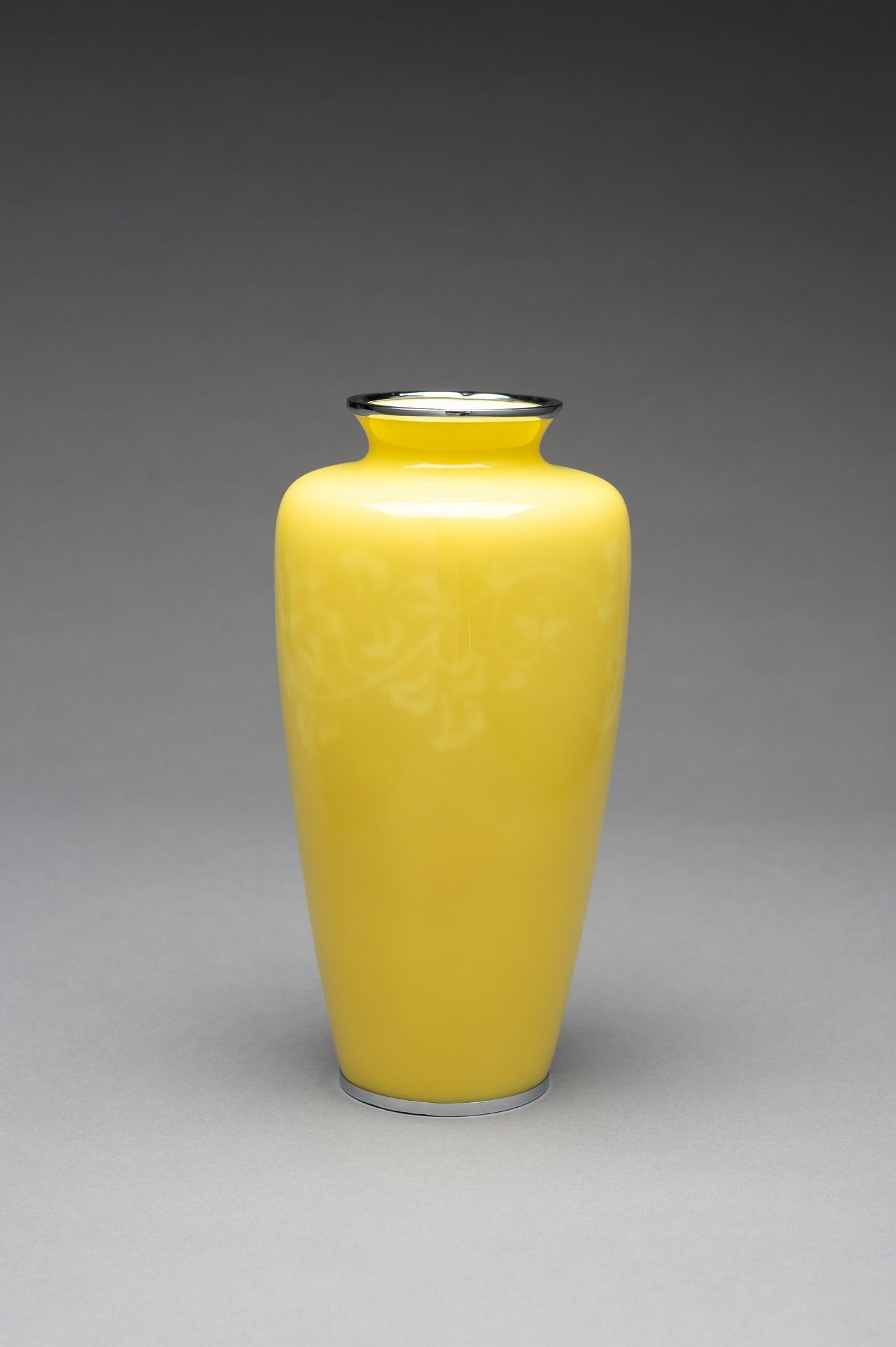 ANDO: A YELLOW CLOISONNE ENAMEL VASE - Image 2 of 9