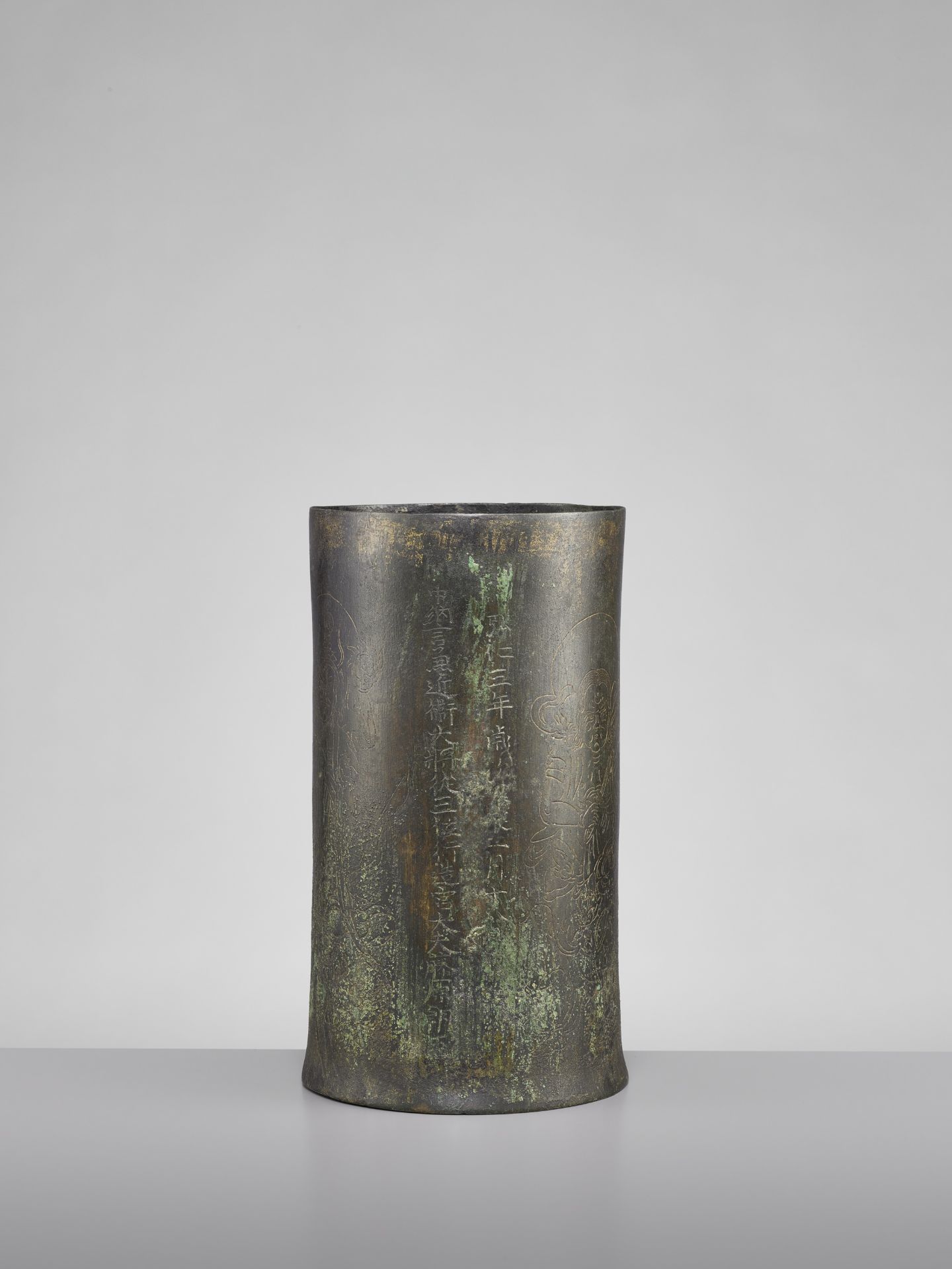 A VERY RARE AND EARLY BRONZE SUTRA CANISTER - Image 6 of 10