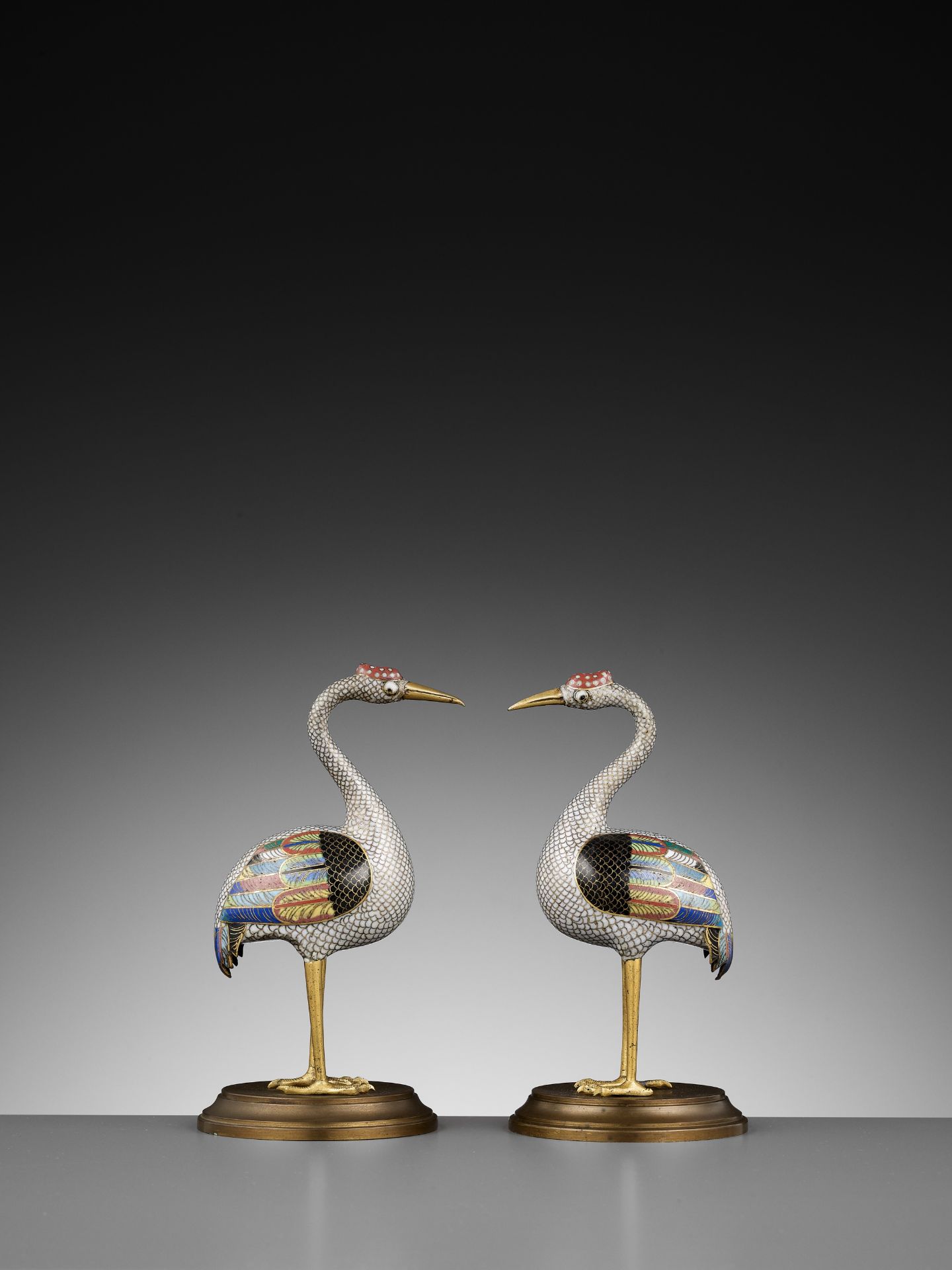 A PAIR OF GILT BRONZE AND CLOISONNE ENAMEL FIGURES OF CRANES, QING DYNASTY - Image 2 of 9