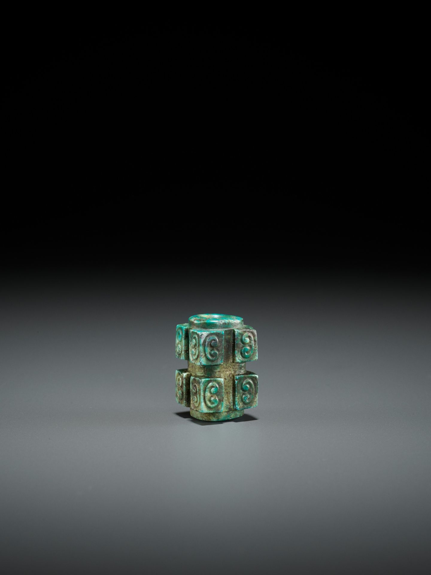 A TURQUOISE CONG-FORM BEAD, SHANG TO WESTERN ZHOU DYNASTY - Image 2 of 9