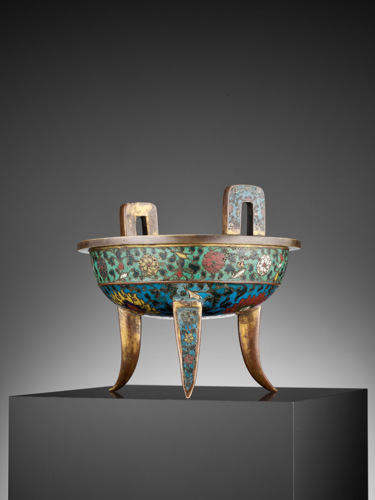 A RARE CLOISONNE ENAMEL 'DING CAULDRON' TRIPOD CENSER, MING DYNASTY - Image 6 of 9