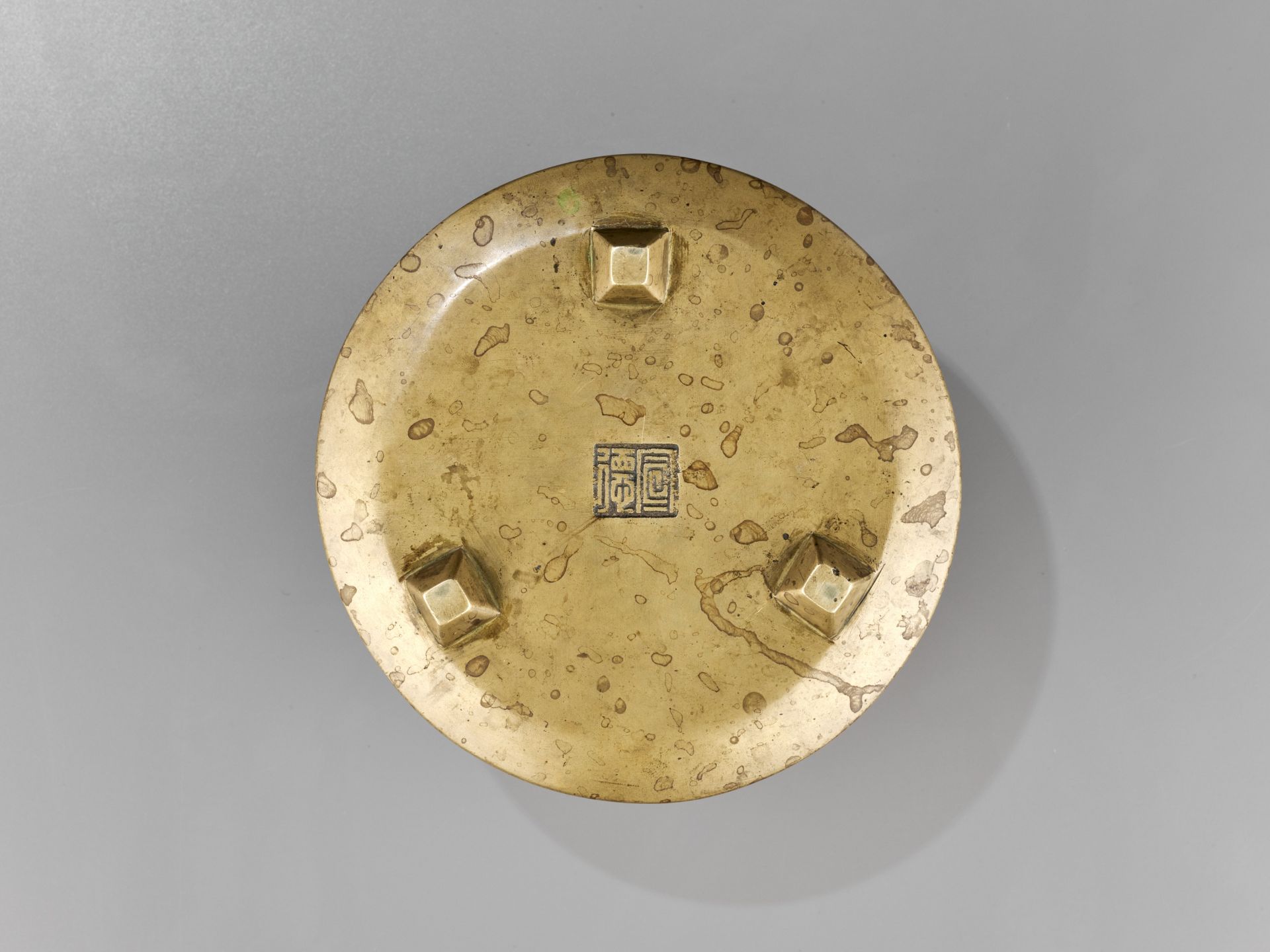 A BRONZE 'CHILONG' BEEHIVE WATERPOT, TAIBAI ZUN, QING DYNASTY - Image 12 of 12