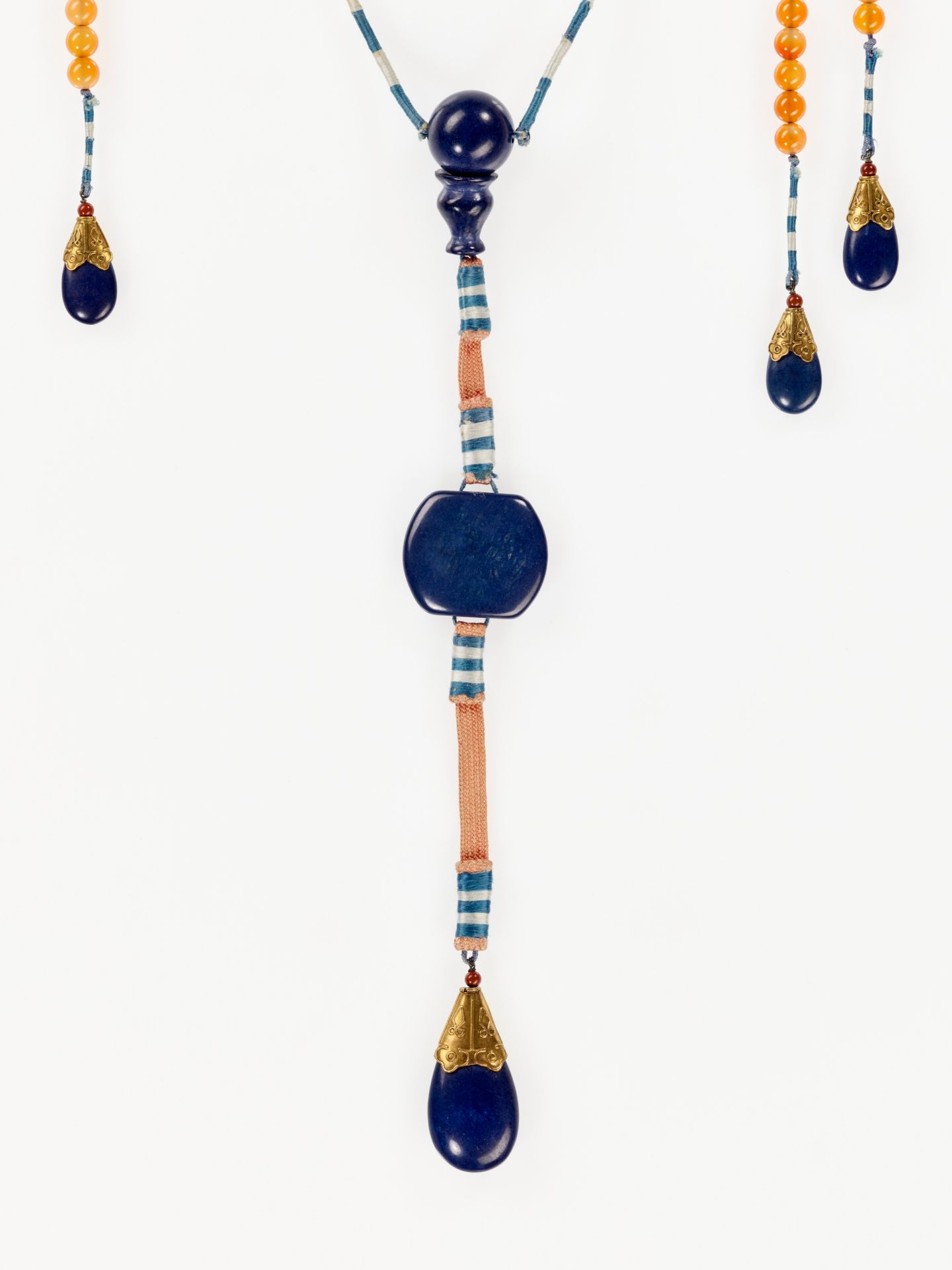 A LAPIS LAZULI COURT NECKLACE, CHAOZHU, QING DYNASTY - Image 4 of 7