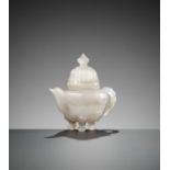 A MUGHAL-STYLE AGATE EWER AND COVER, LATE QING TO REPUBLIC