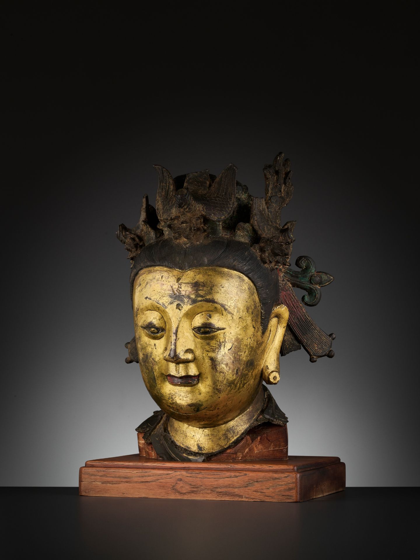 AN IMPORTANT GILT-BRONZE HEAD OF BIXIA YUANJUN, THE SOVEREIGN OF THE COLORED CLOUDS OF DAWN, MING - Image 7 of 18