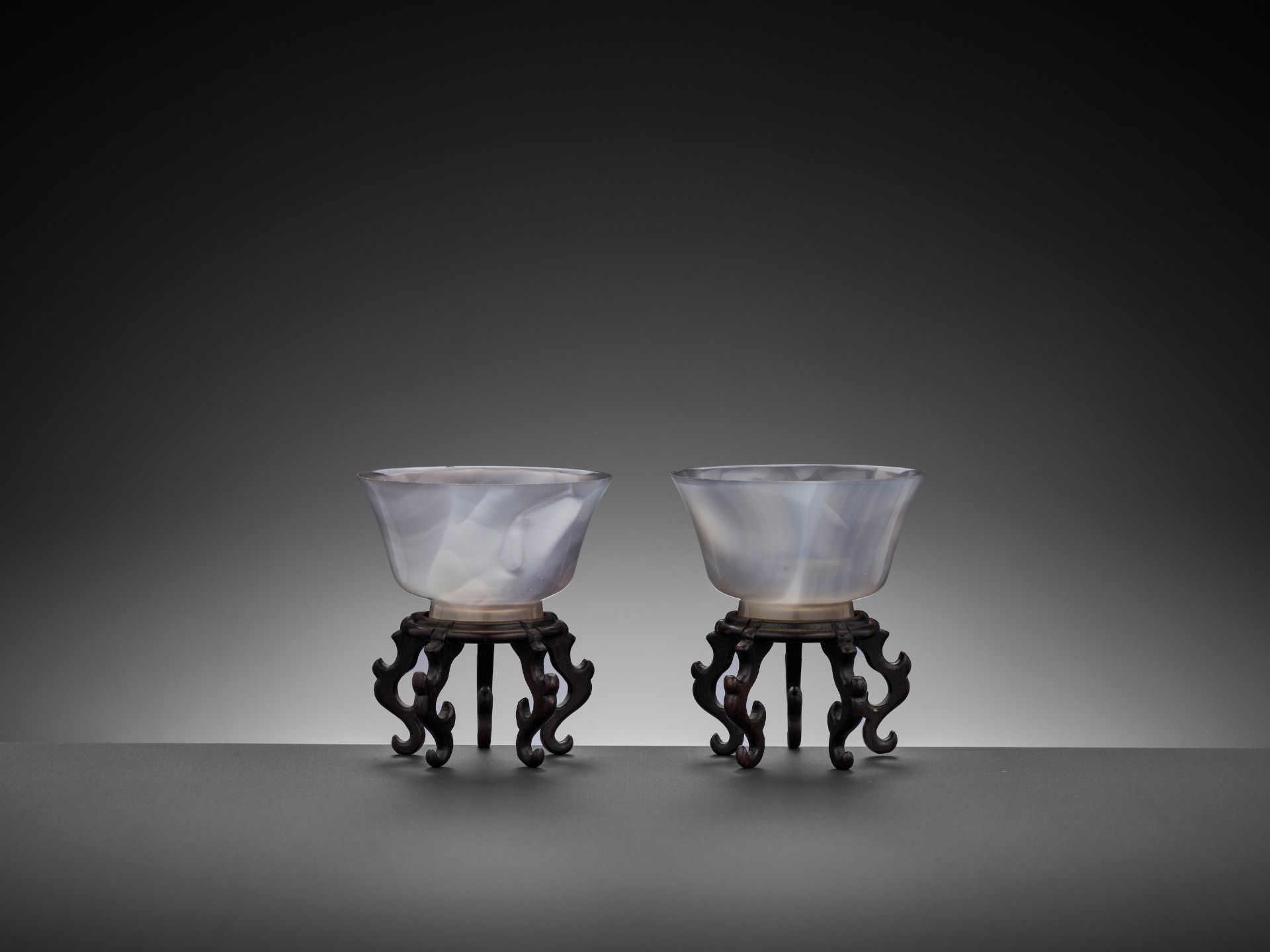 A PAIR OF AGATE CUPS, QING DYNASTY