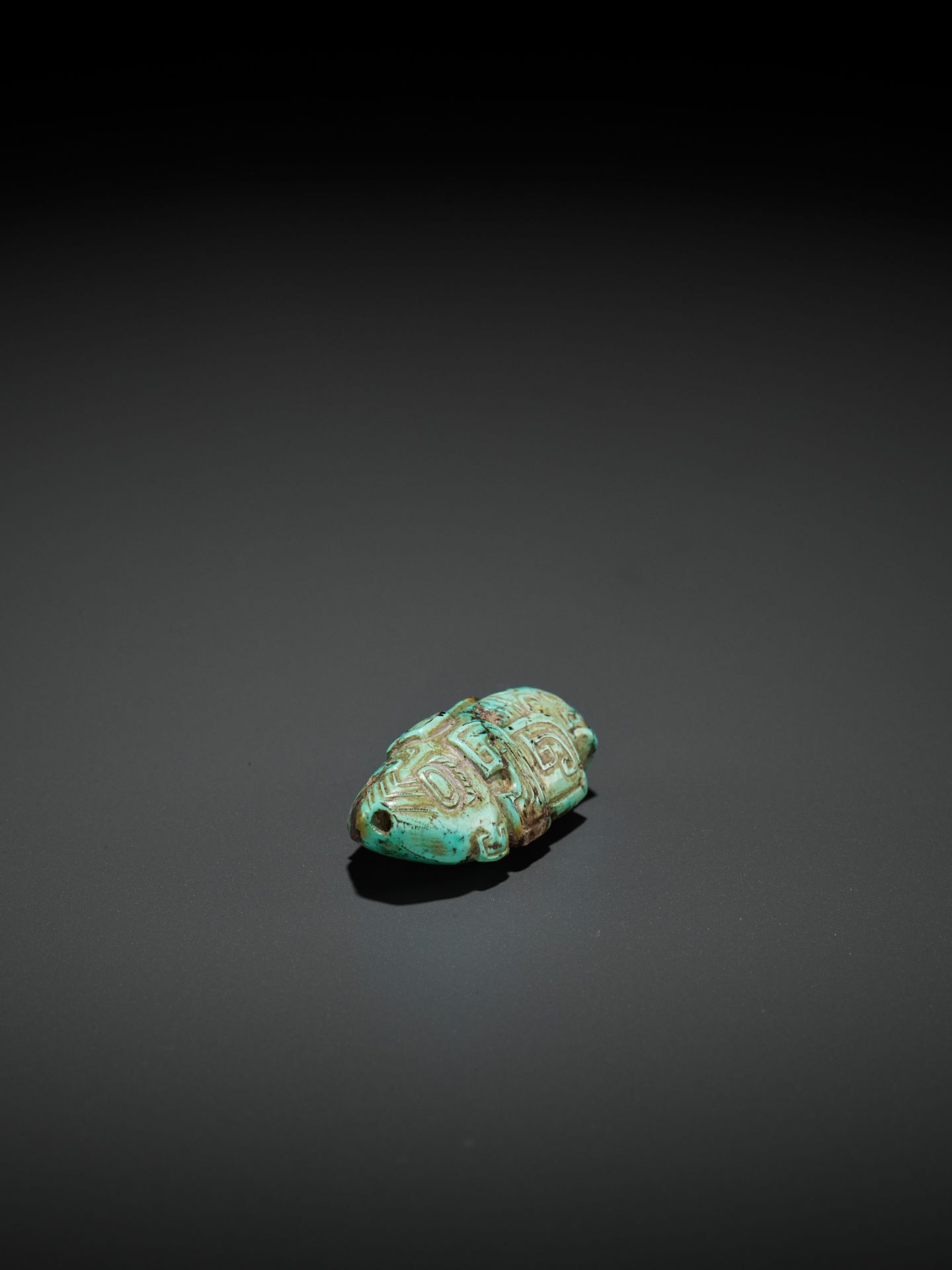 A TURQUOISE BEAD DEPICTING A CICADA, SHANG TO WESTERN ZHOU DYNASTY - Image 8 of 11