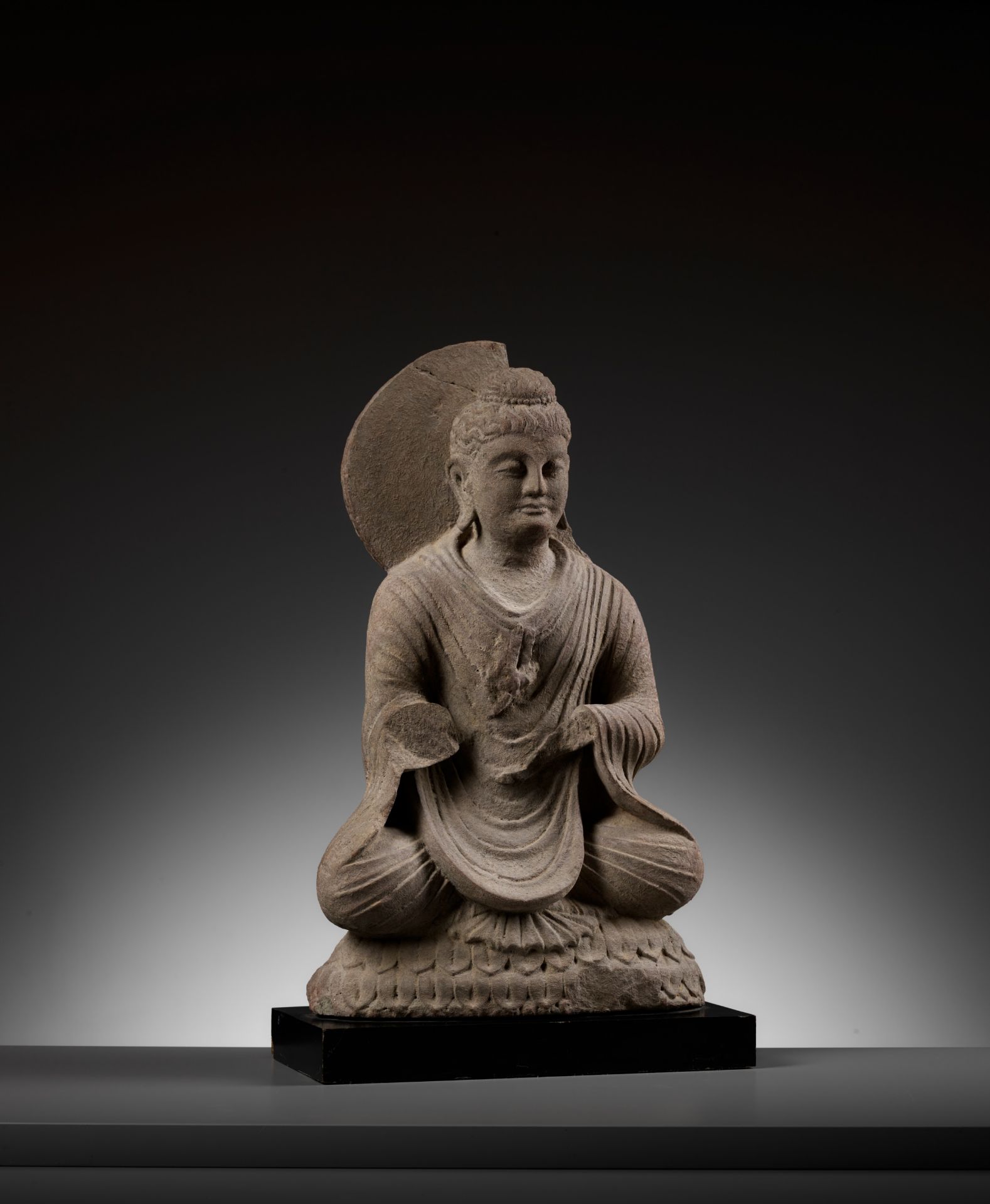 A GRAY SCHIST FIGURE OF BUDDHA AS A TEACHER, GANDHARA - Image 10 of 11