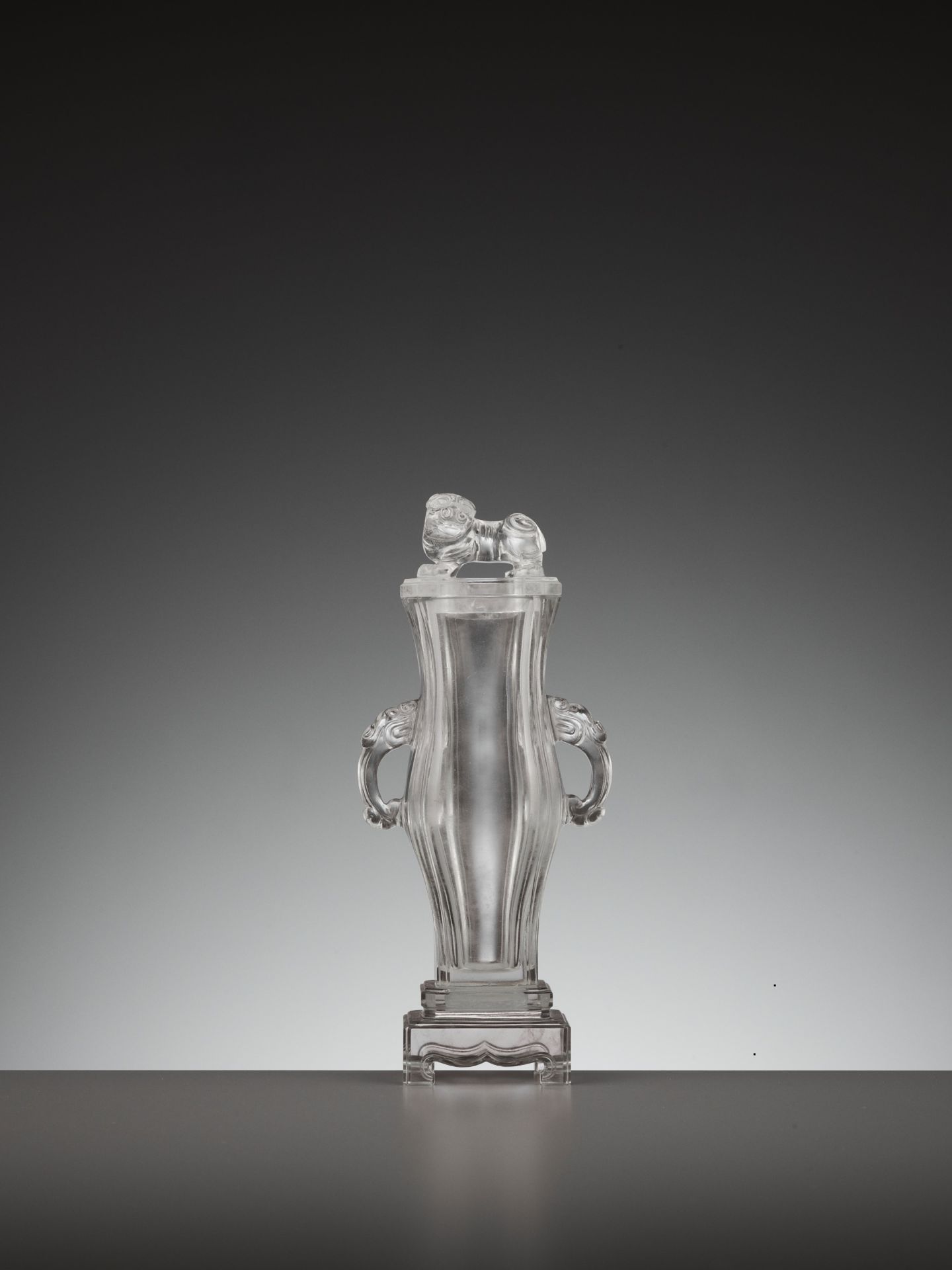 A RARE ROCK CRYSTAL PARFUMIÈRE WITH A 'BUDDHIST LION' FINIAL, QIANLONG PERIOD - Image 3 of 15