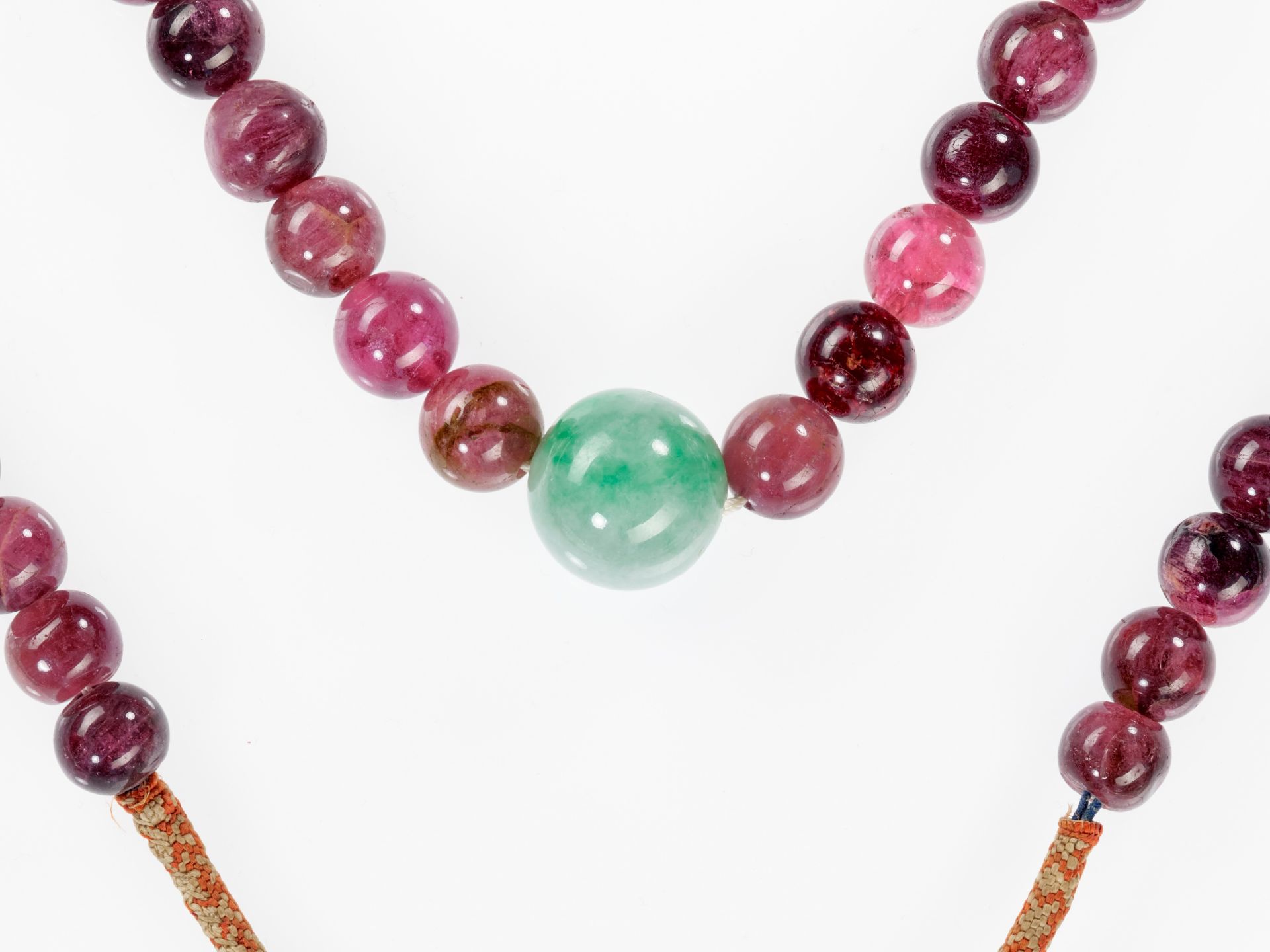 AN IMPRESSIVE TOURMALINE COURT NECKLACE, CHAOZHU, MID-QING - Image 11 of 14