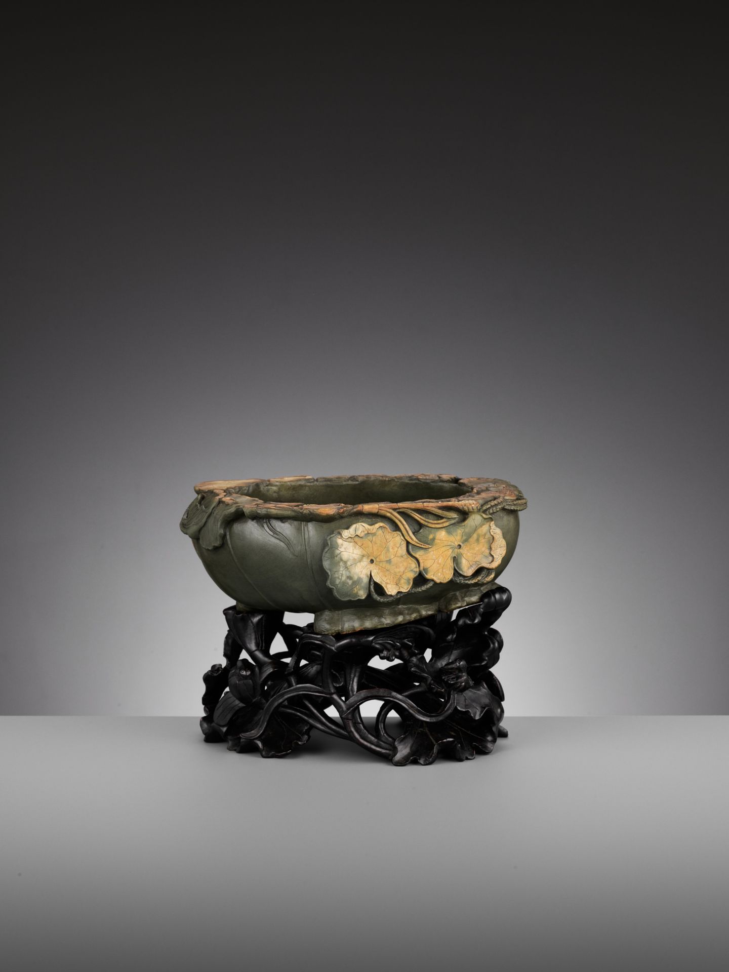 A LARGE DUAN STONE 'LOTUS POND' BASIN, QING DYNASTY - Image 5 of 14