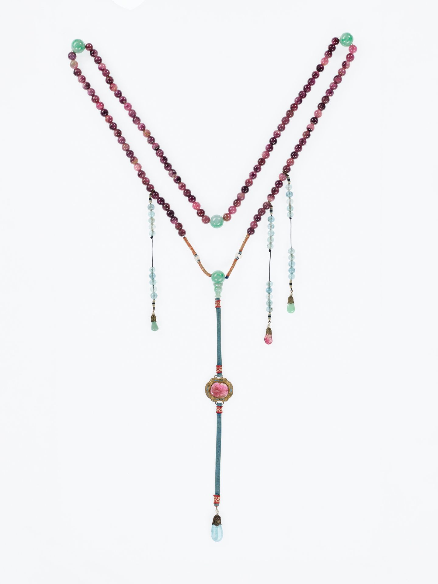 AN IMPRESSIVE TOURMALINE COURT NECKLACE, CHAOZHU, MID-QING