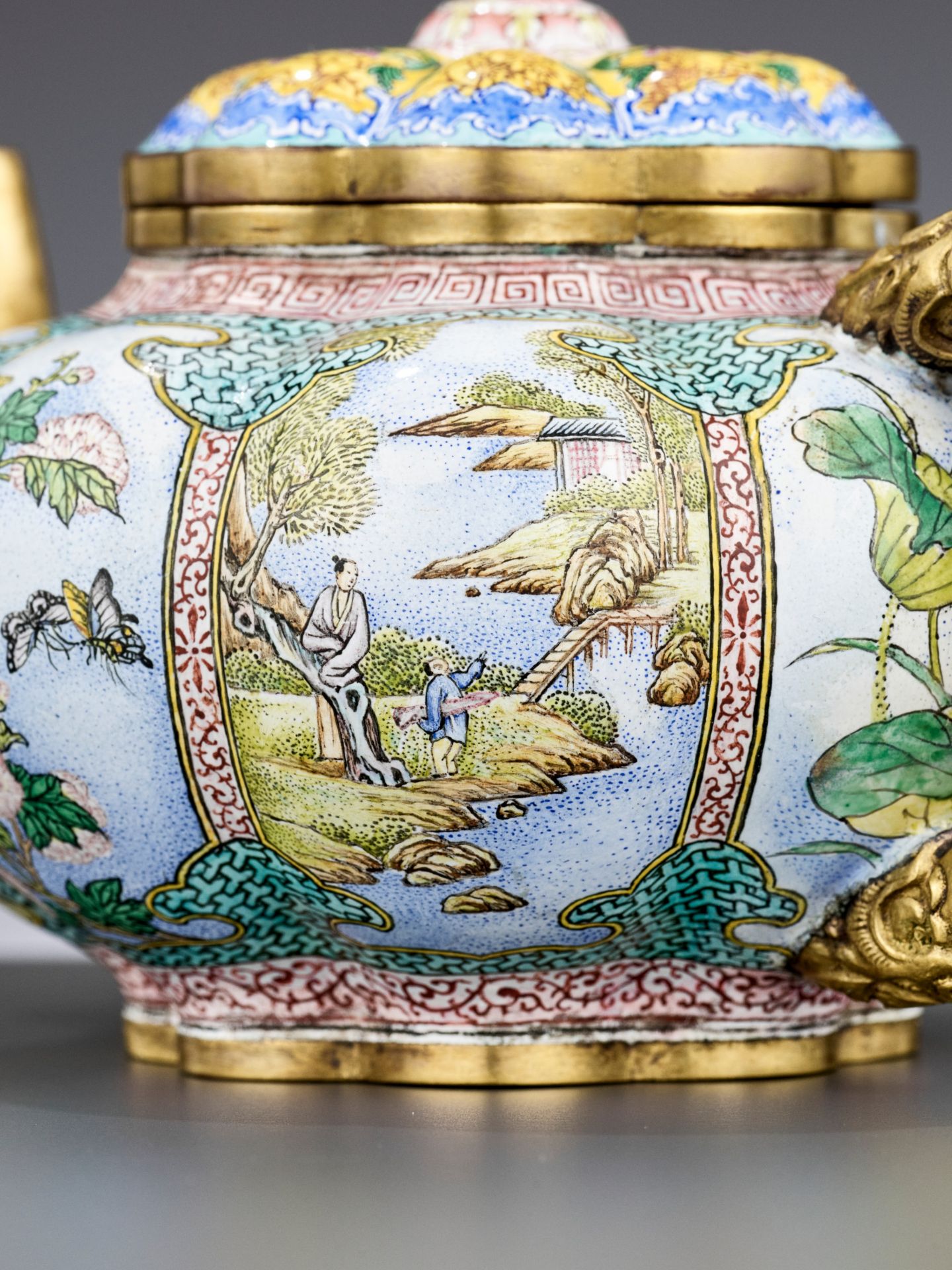 A LOBED ENAMEL ON COPPER TEAPOT, QING DYNASTY - Bild 12 aus 20