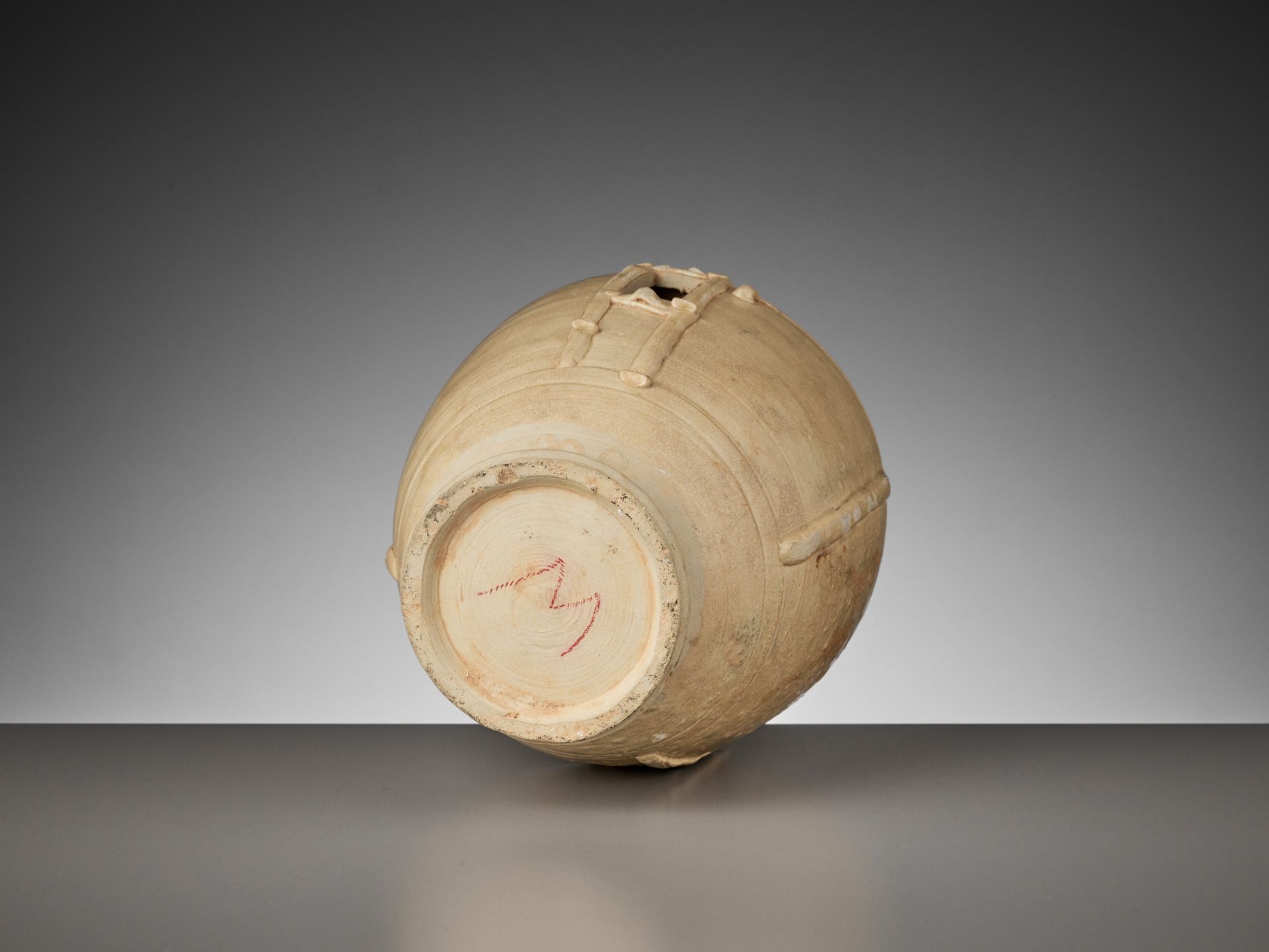 A RARE QINGBAI 'GRANARY' VESSEL, SOUTHERN SONG TO YUAN DYNASTY - Image 8 of 8