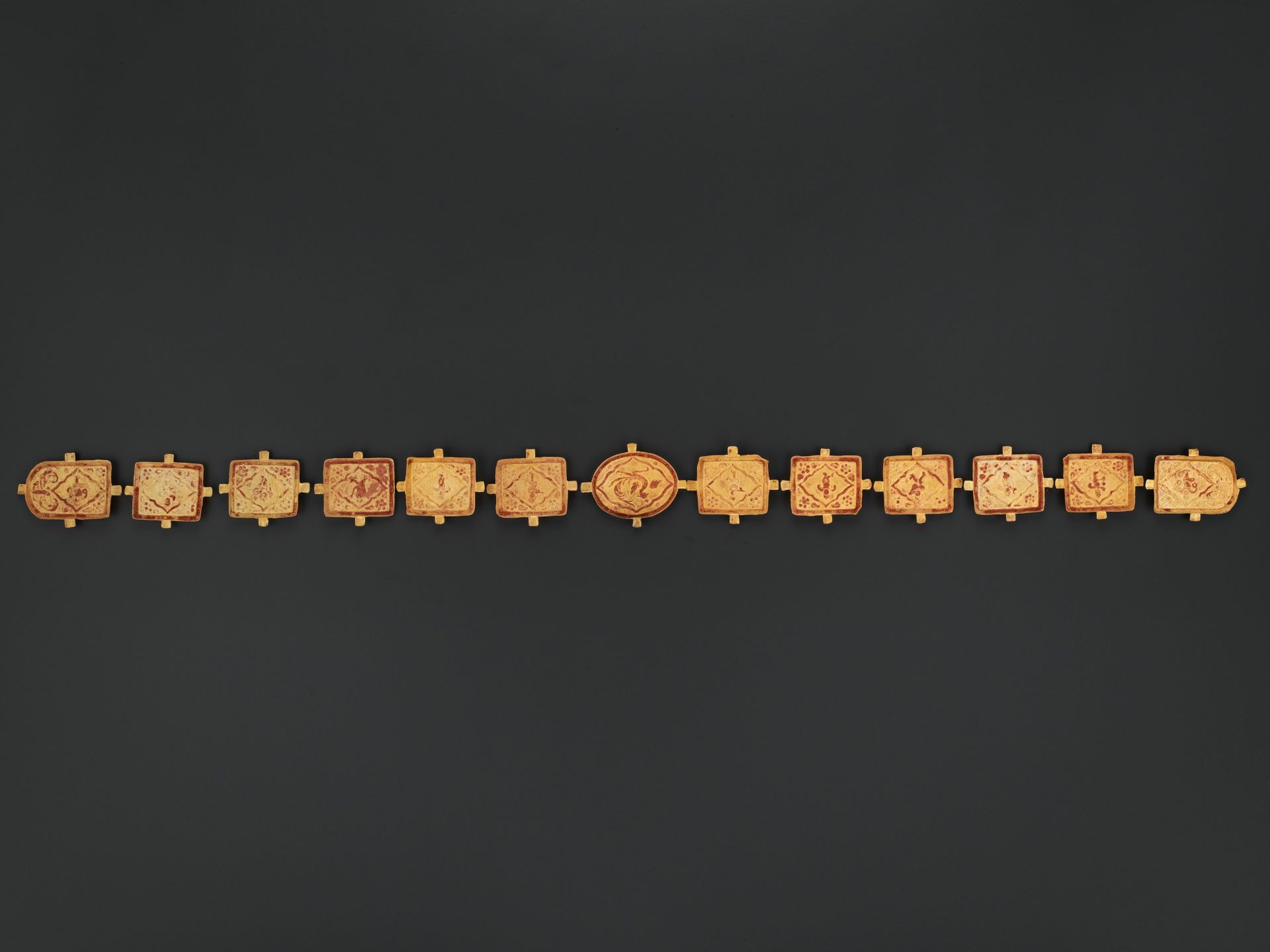 A 13-PART GOLD REPOUSSE BELT, TANG TO LIAO DYNASTY - Image 2 of 7