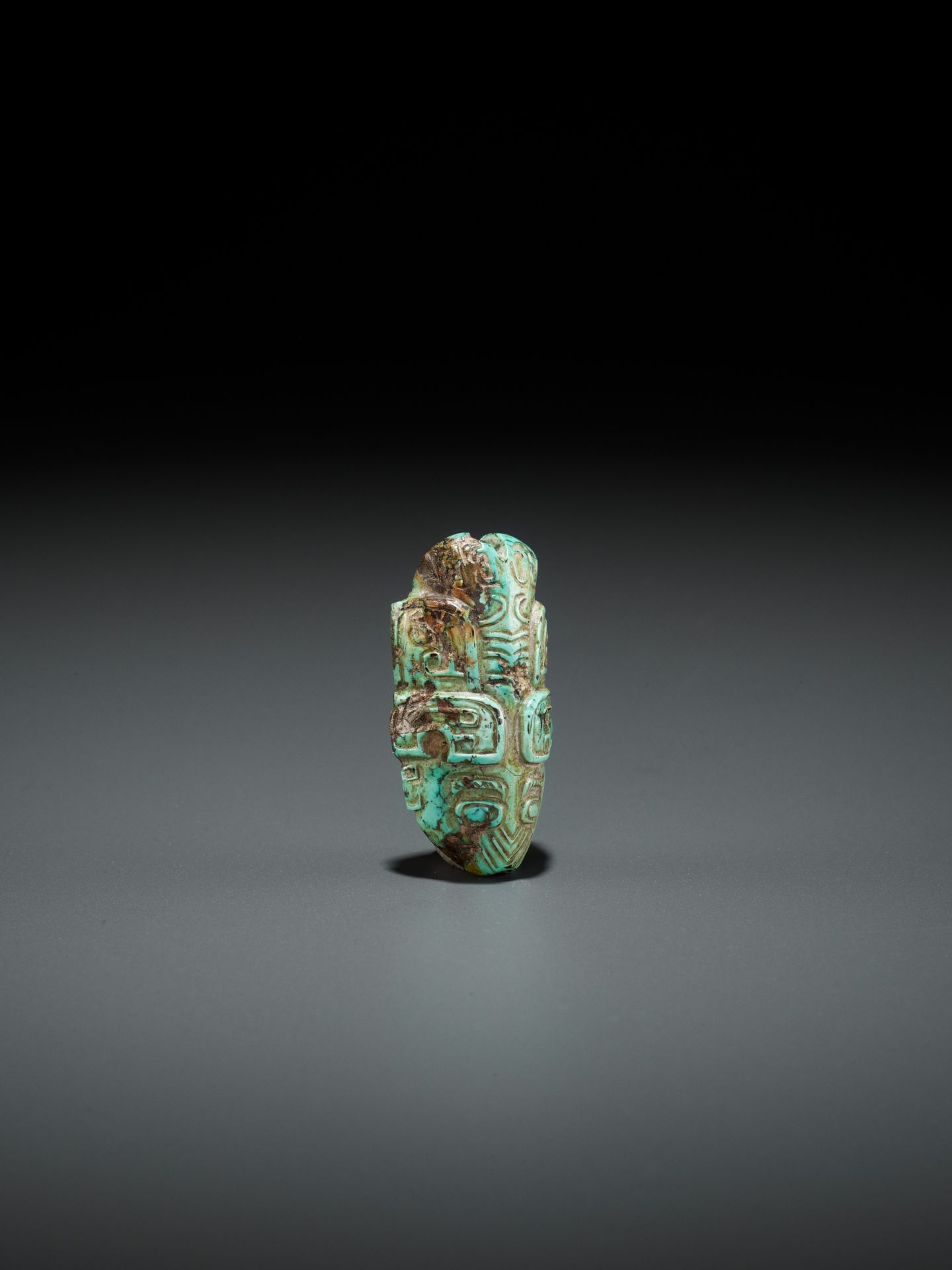 A TURQUOISE BEAD DEPICTING A CICADA, SHANG TO WESTERN ZHOU DYNASTY - Image 5 of 11