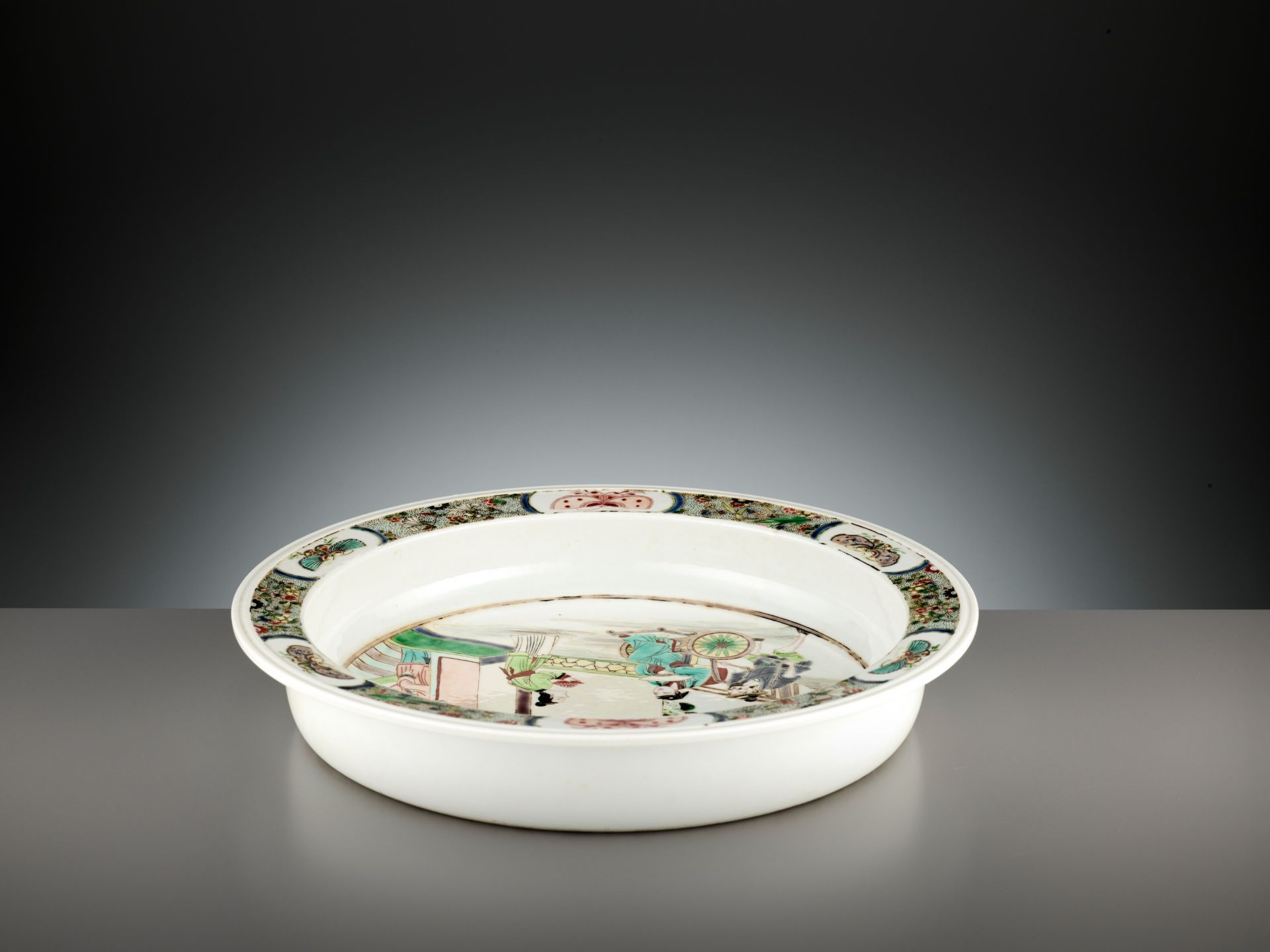 A FAMILLE VERTE 'ROMANCE OF THE WESTERN CHAMBER' BASIN, QING DYNASTY - Image 3 of 7